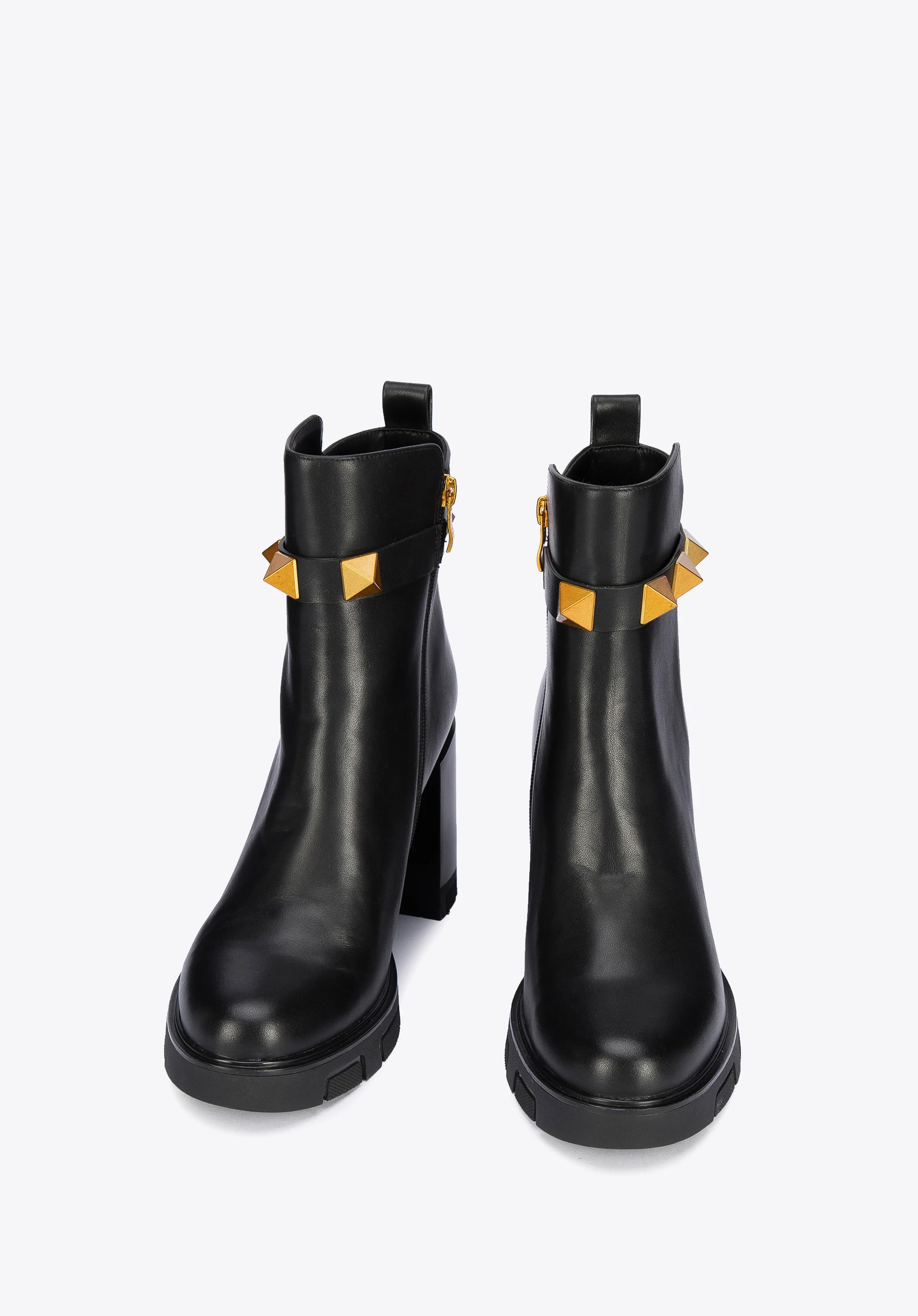 Damskie botki skórzane z ozdobnymi ćwiekami