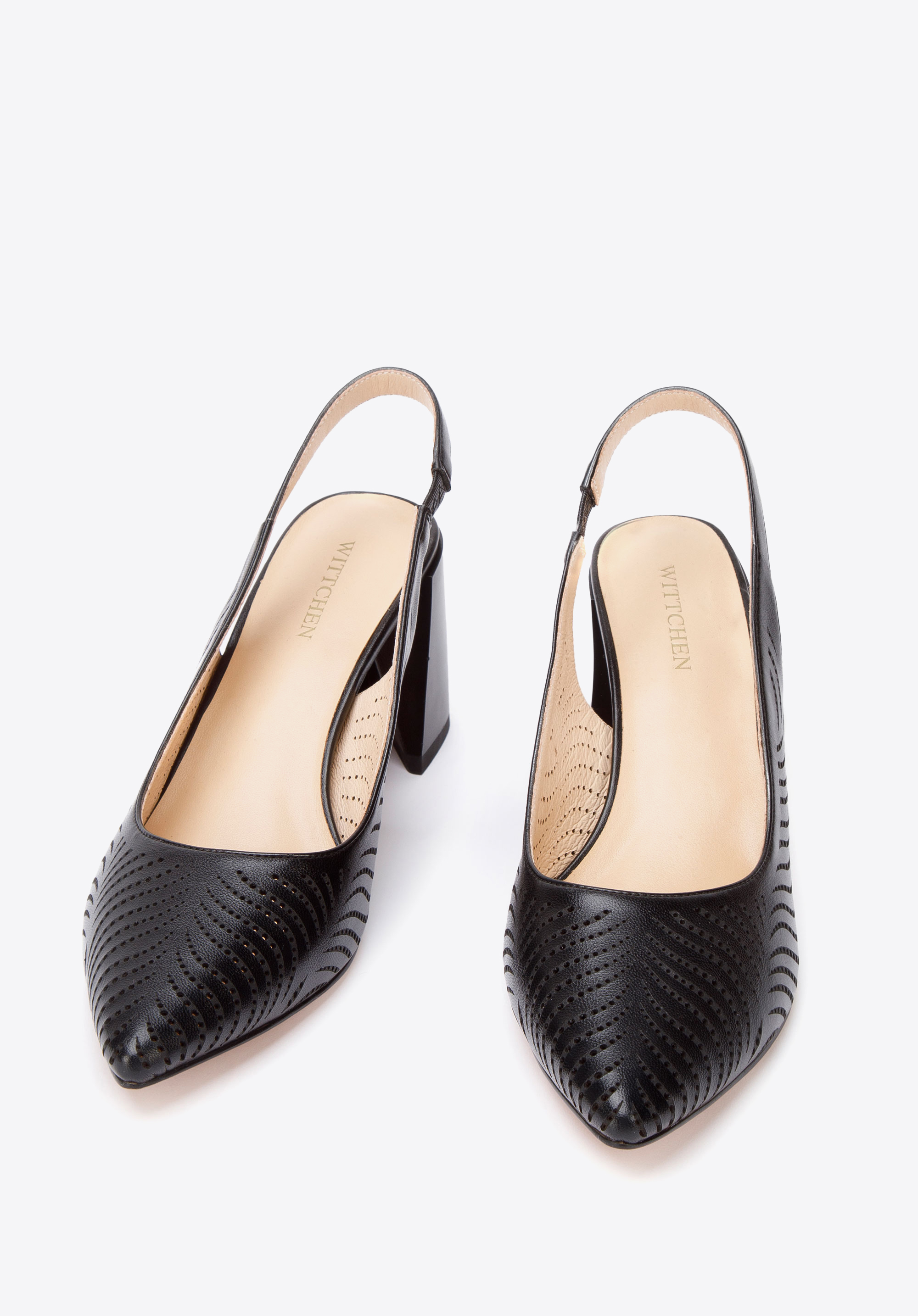 Czółenka z ażurowej skóry na słupku