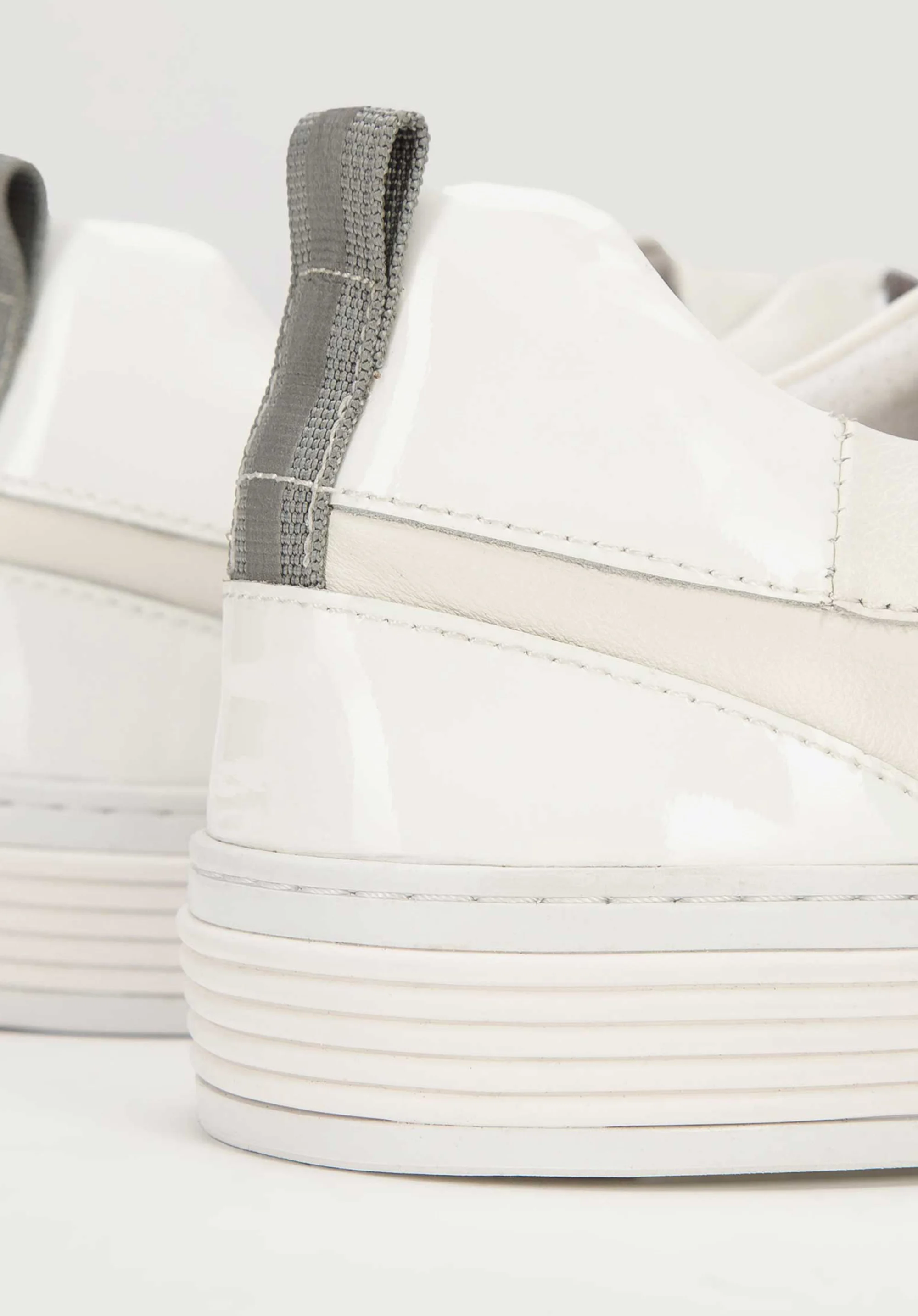 Męskie sneakersy skórzane z lakierowaną wstawką