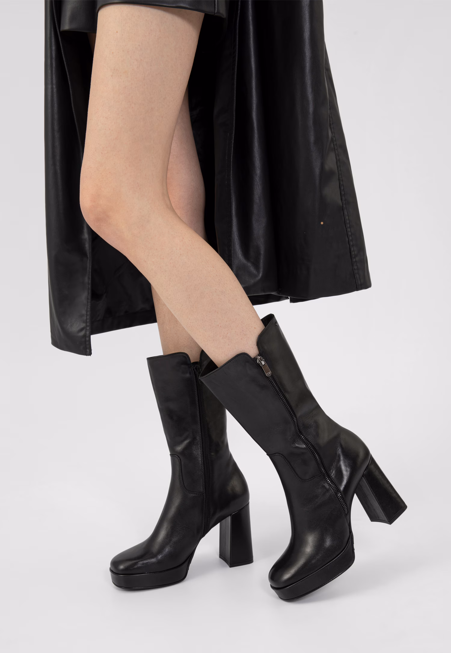 Czarne botki damskie na wysokim obcasie