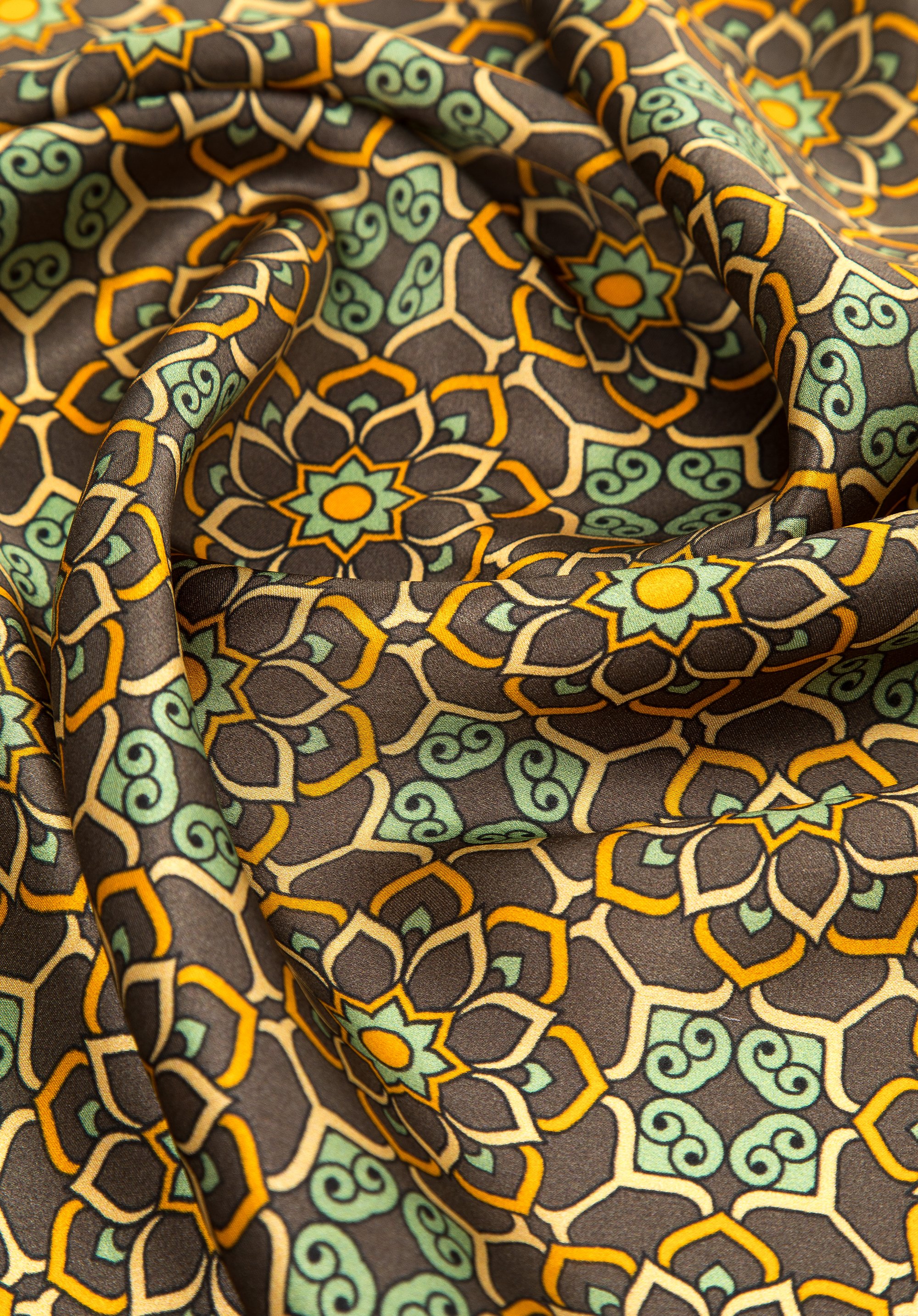 Damska chusta jedwabna we wzory duża