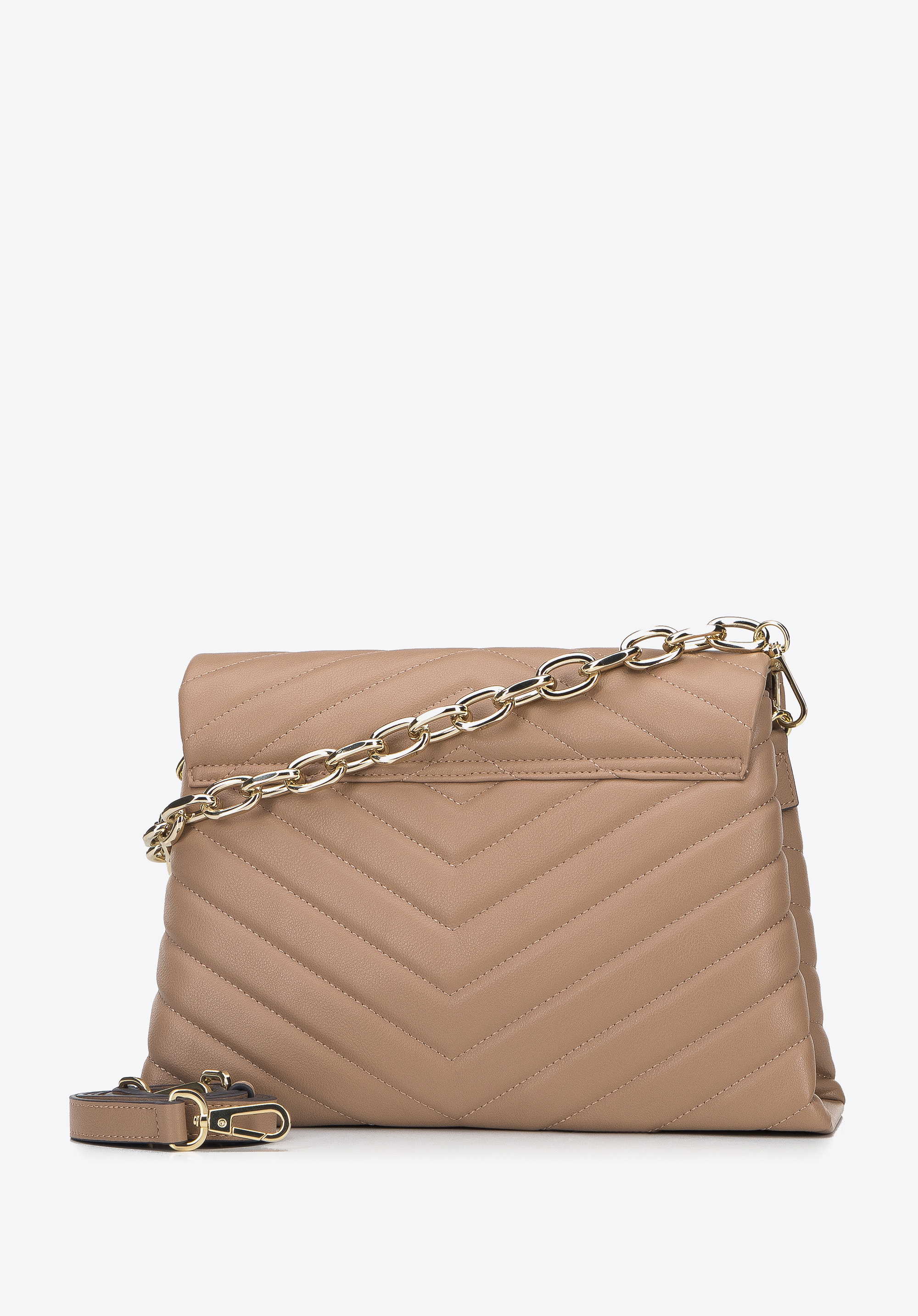 Damska torebka z pikowanej skóry na łańcuchu trapezowa