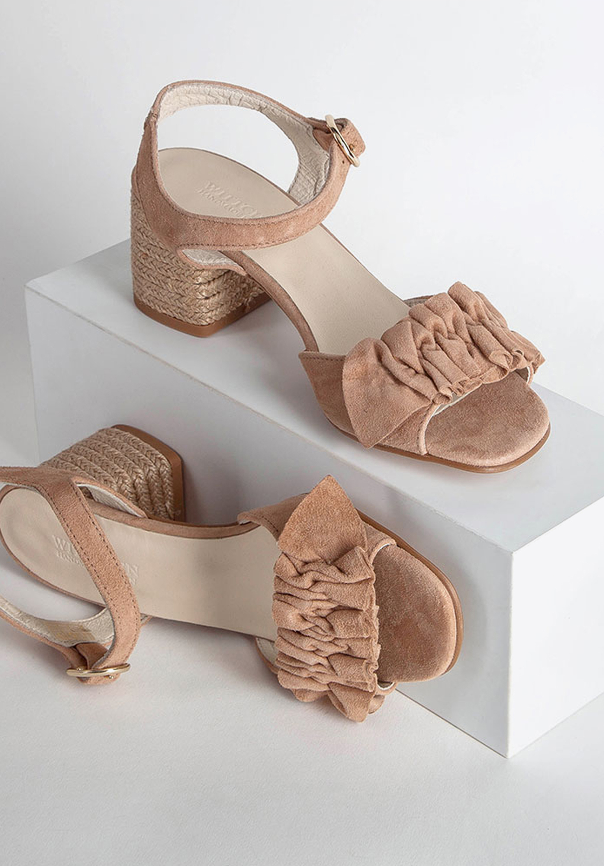 Damskie sandały zamszowe z marszczeniem