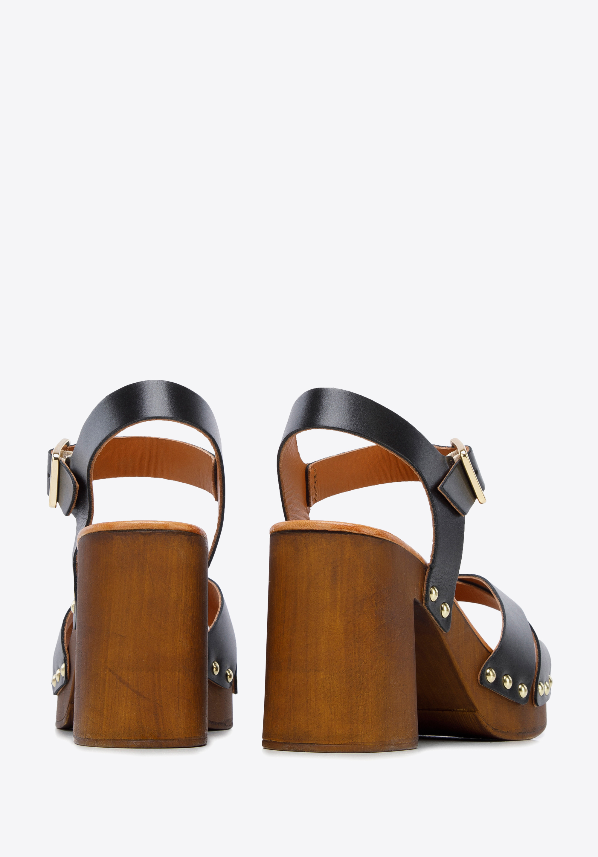 Damskie sandały skórzane z paskami na krzyż