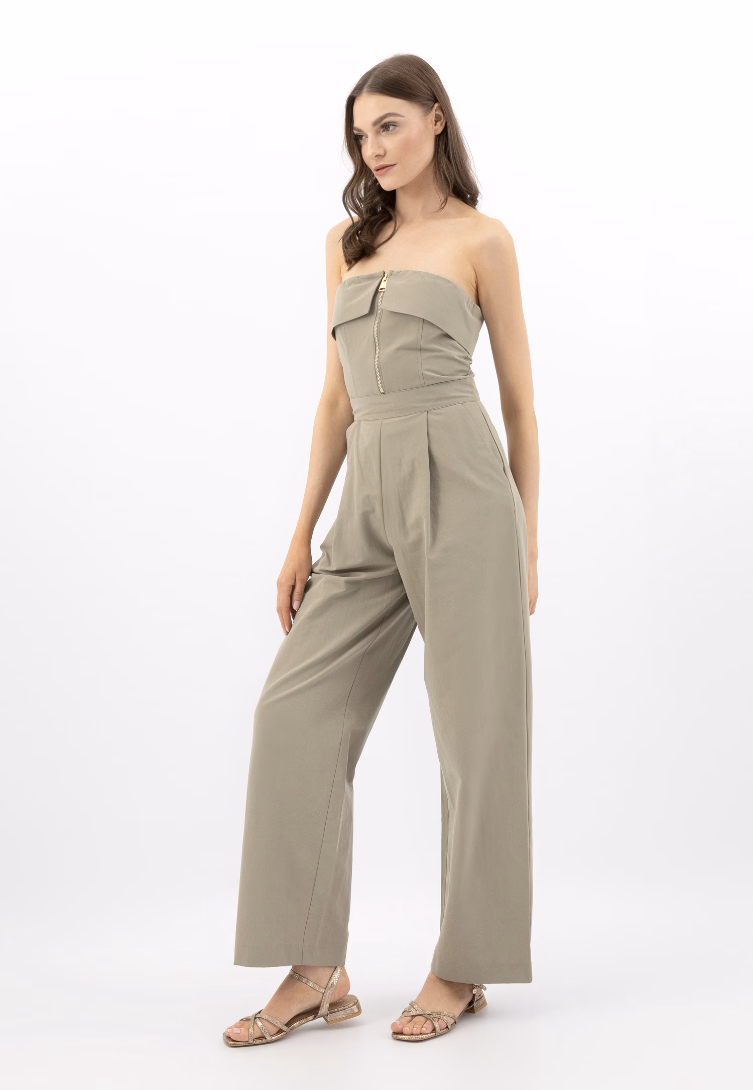 Złote sandały z tłoczonej skóry