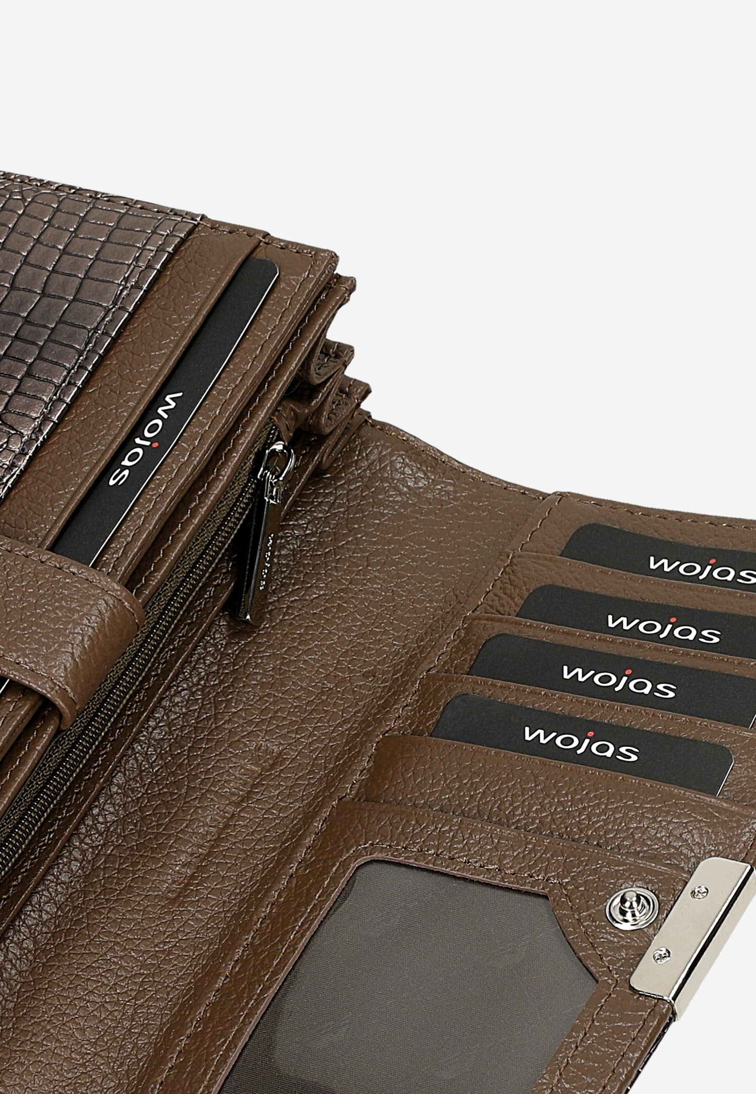 Duży beżowy portfel damski z lakierowanej skóry