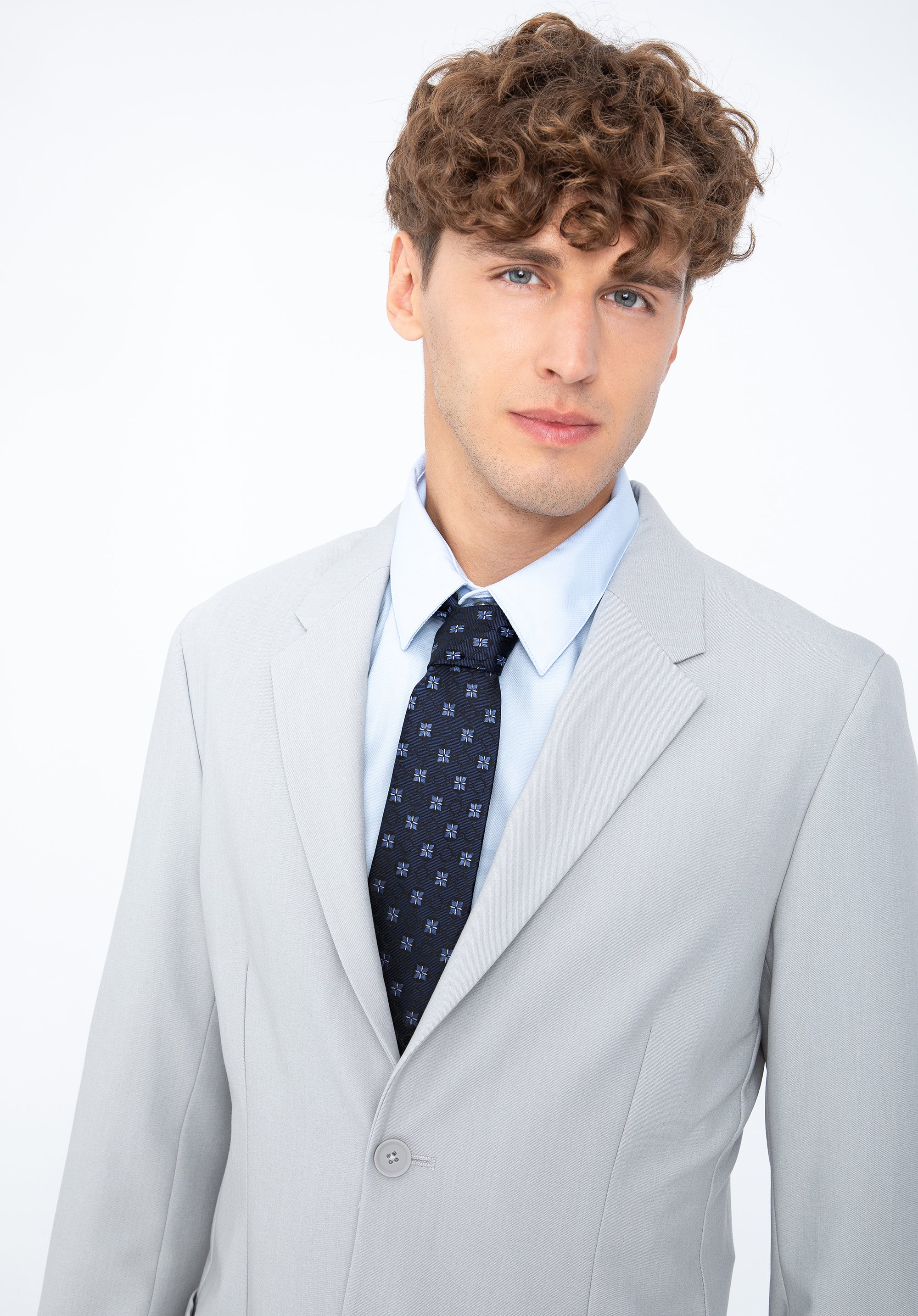 Krawat z jedwabiu we wzory