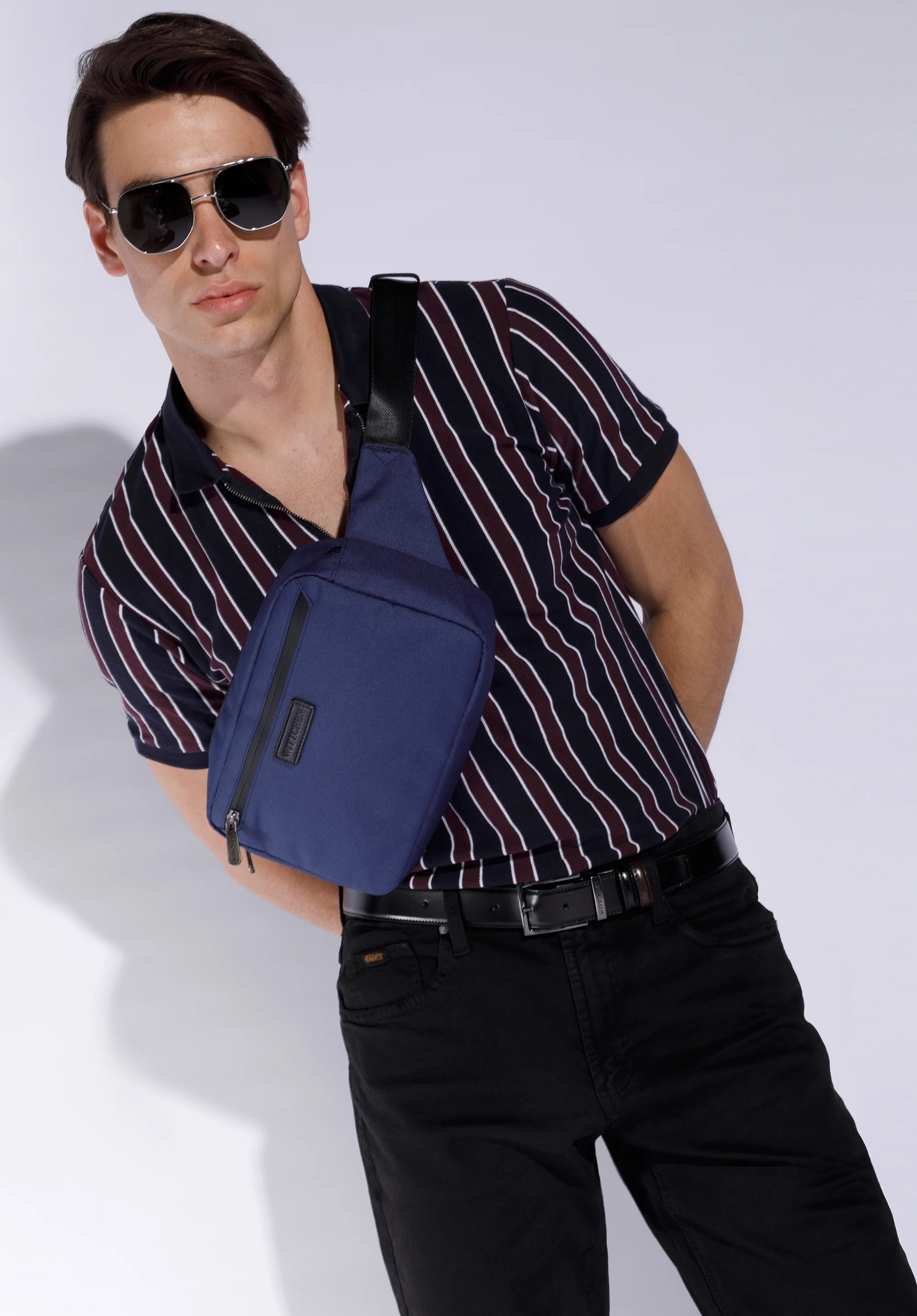 Męska torebka nerka z przednią kieszenią