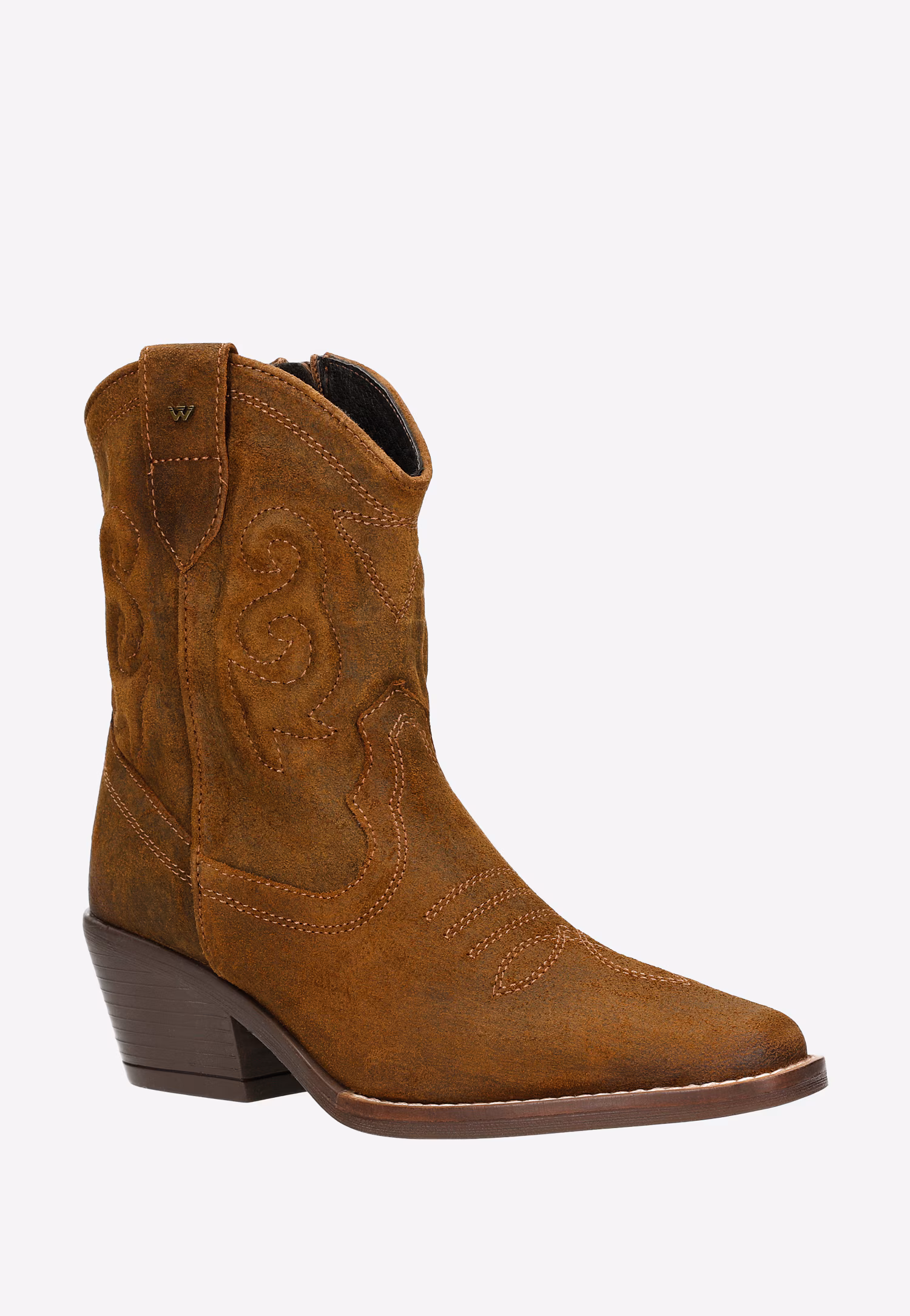 Brązowe kowbojki z ozdobnymi przeszyciami