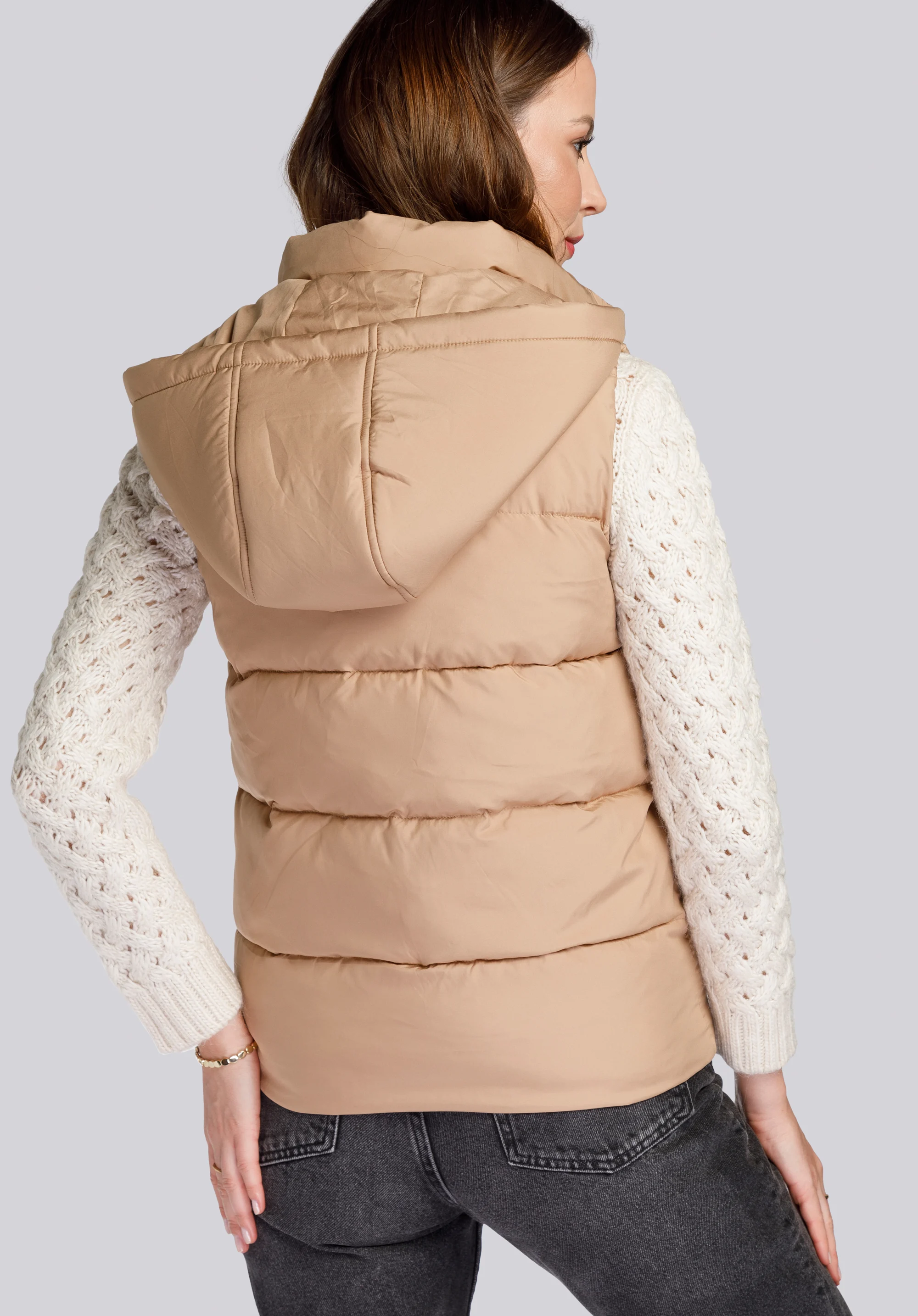 Damska kamizelka pikowana z odpinanym kapturem