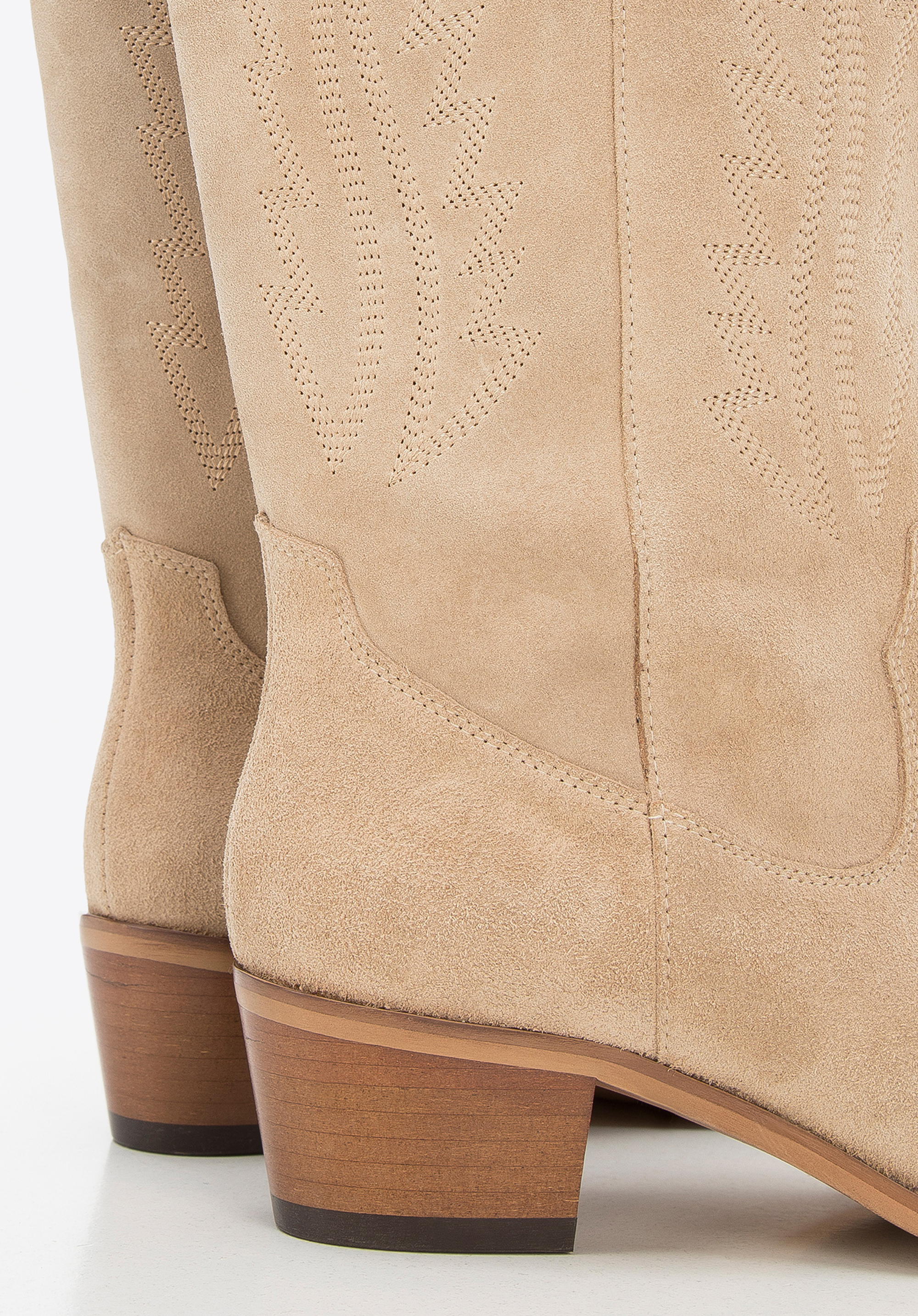 Kowbojki zamszowe haftowane wysokie