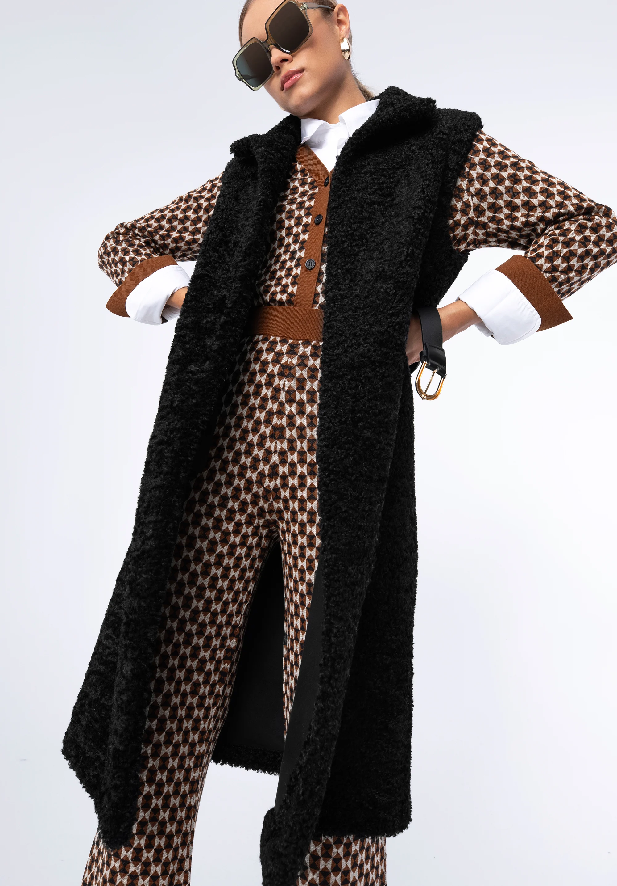 Damska kamizelka ze sztucznego baranka długa