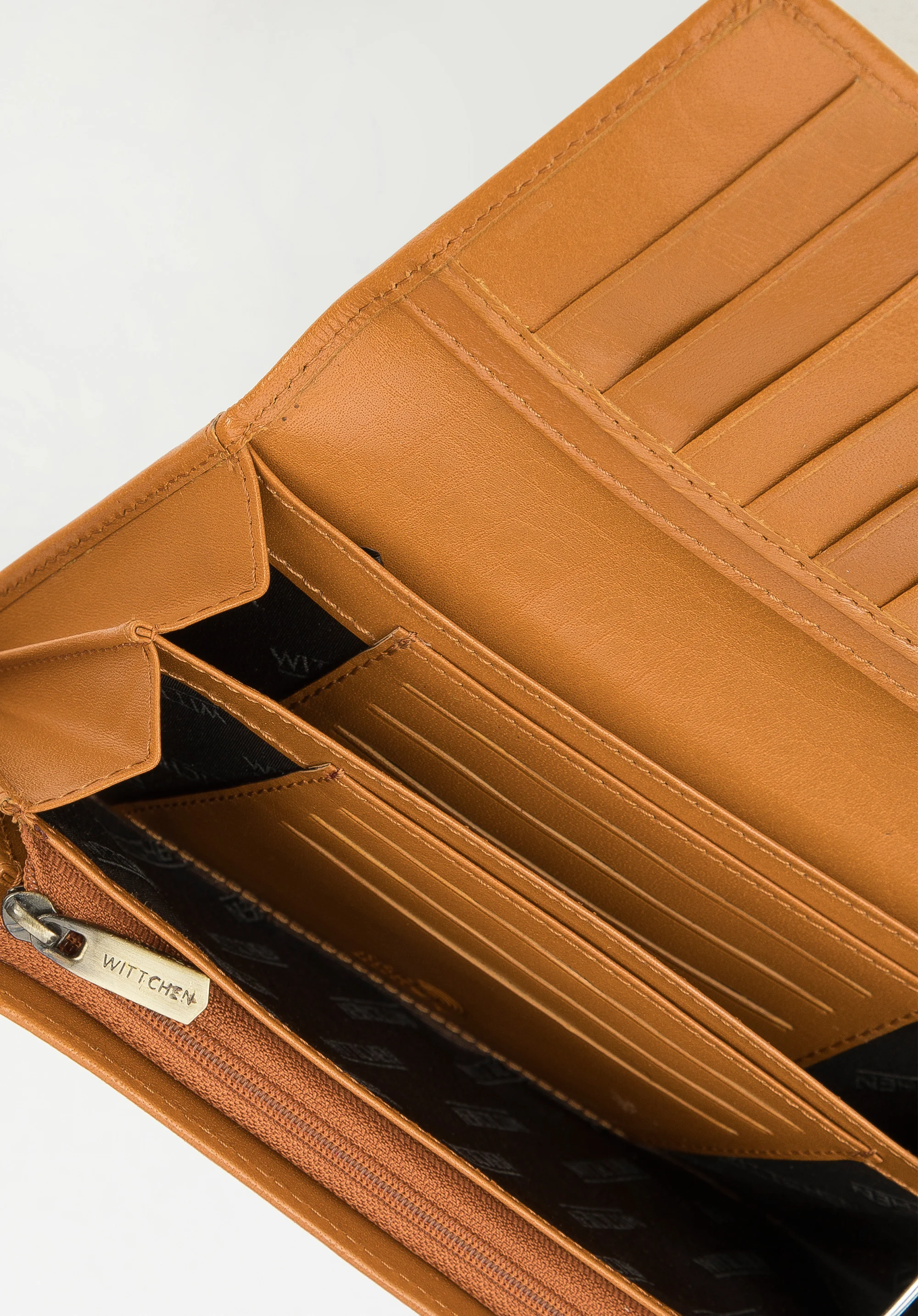 Damski portfel z gładkiej skóry poziomy