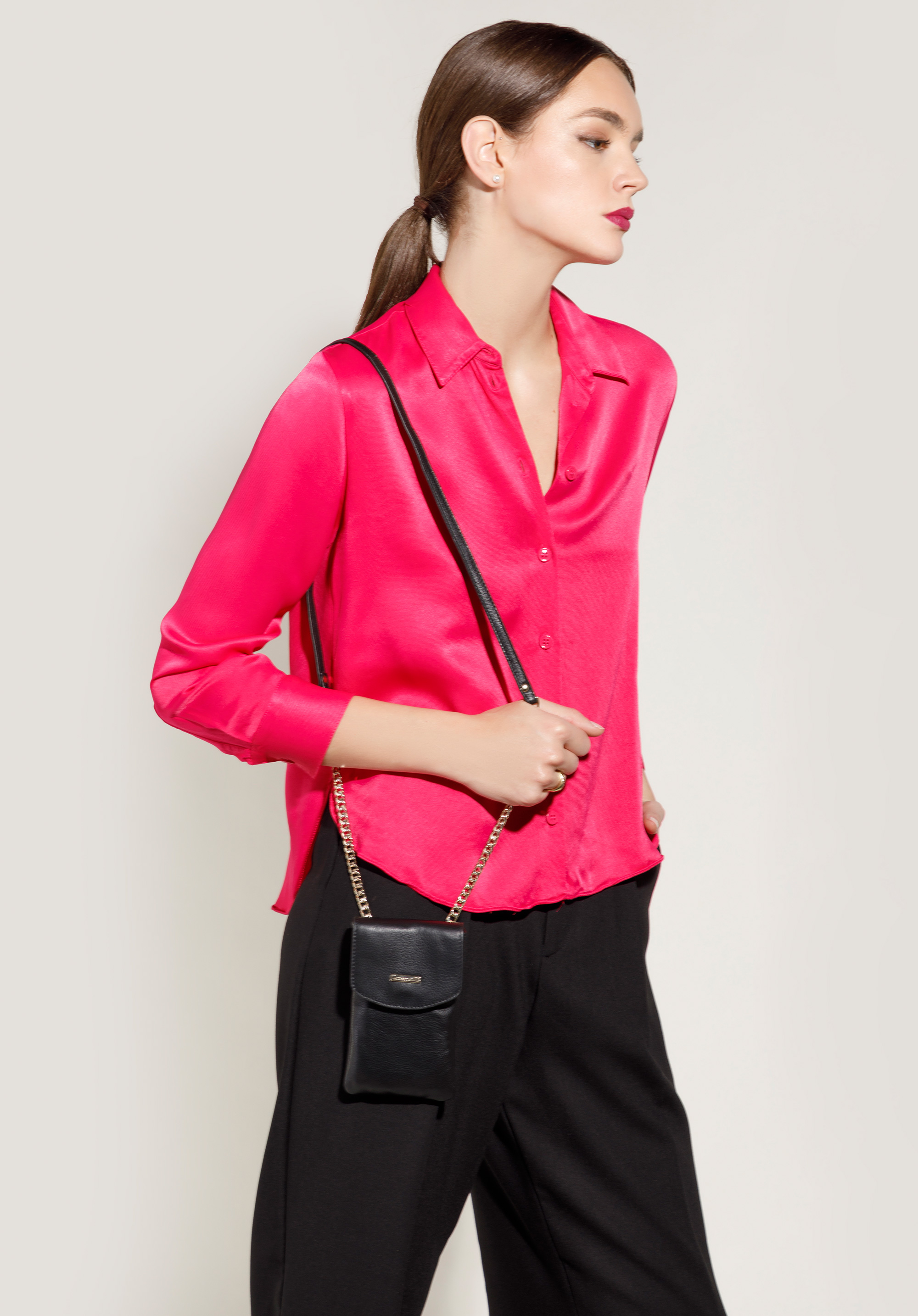 Minitorebka skórzana z łańcuszkiem