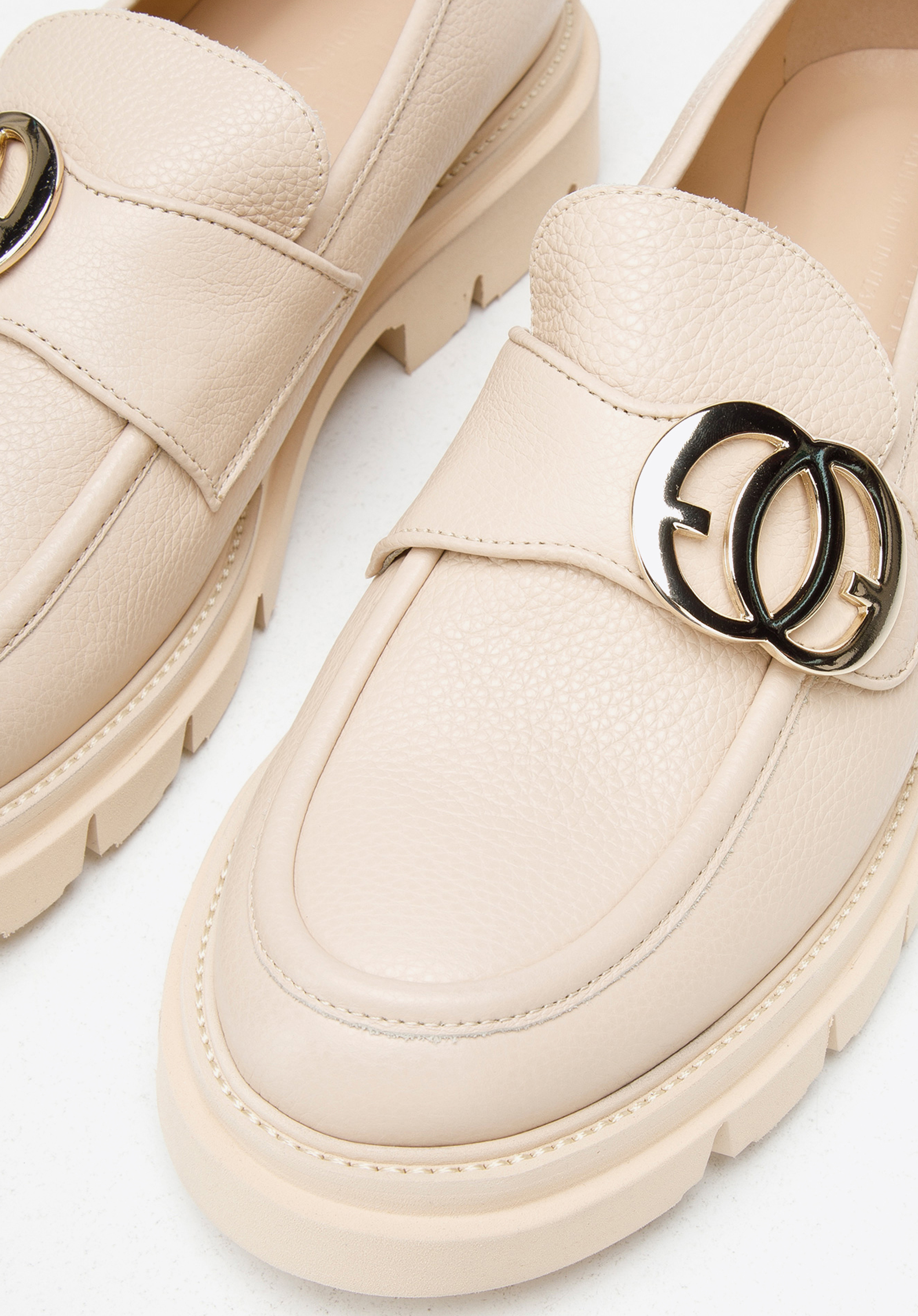 Damskie mokasyny skórzane ze sprzączką na grubej podeszwie