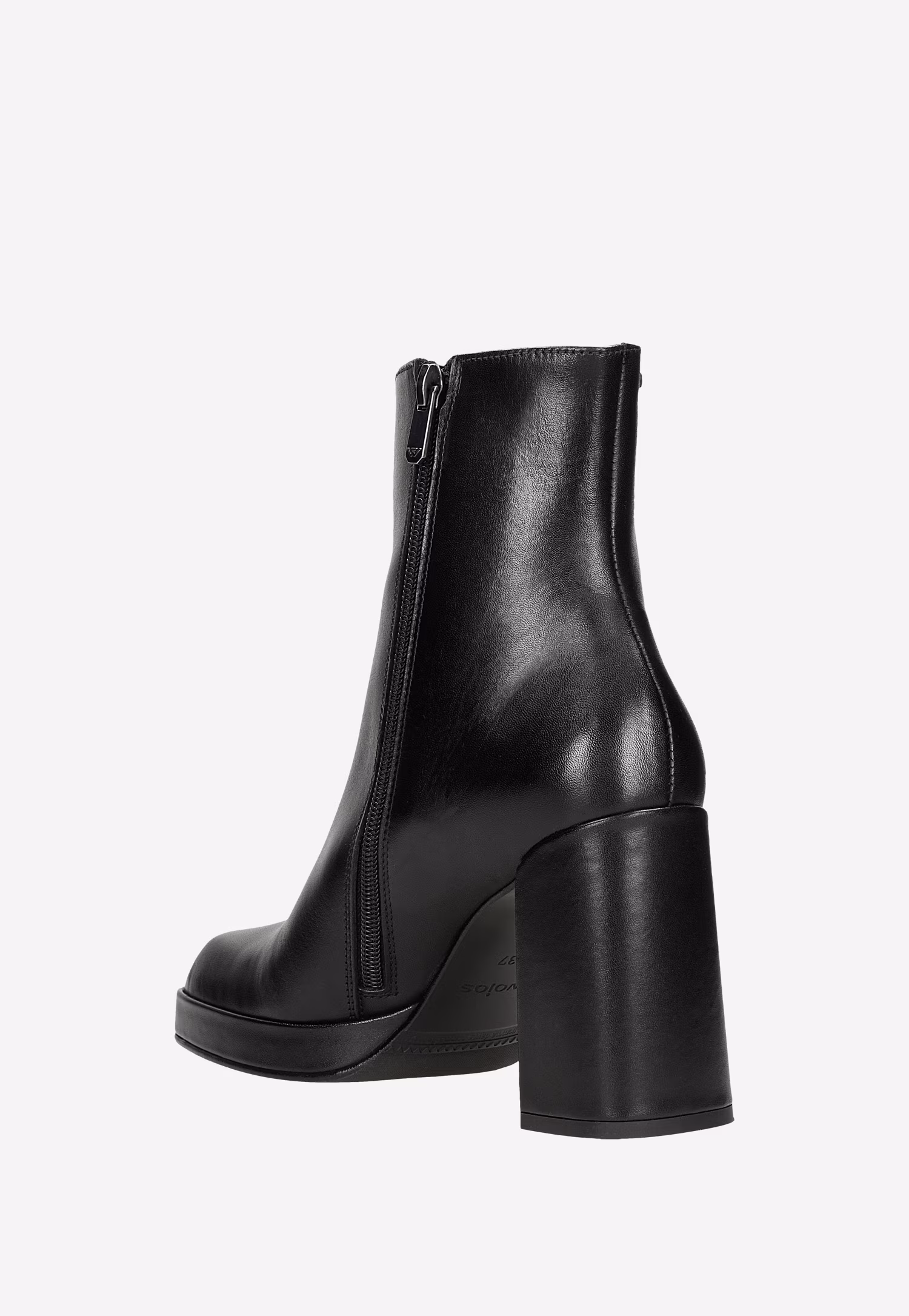 Czarne botki damskie na solidnym obcasie