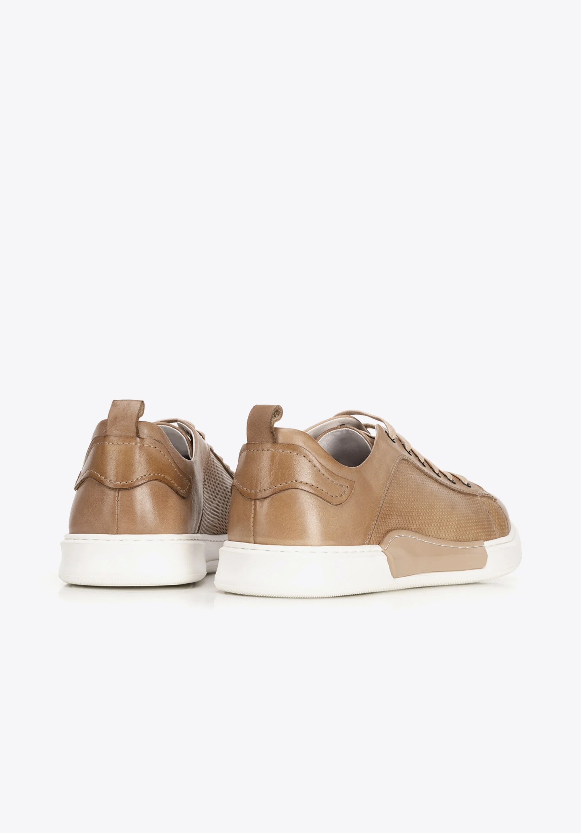 Męskie sneakersy skórzane na białej podeszwie