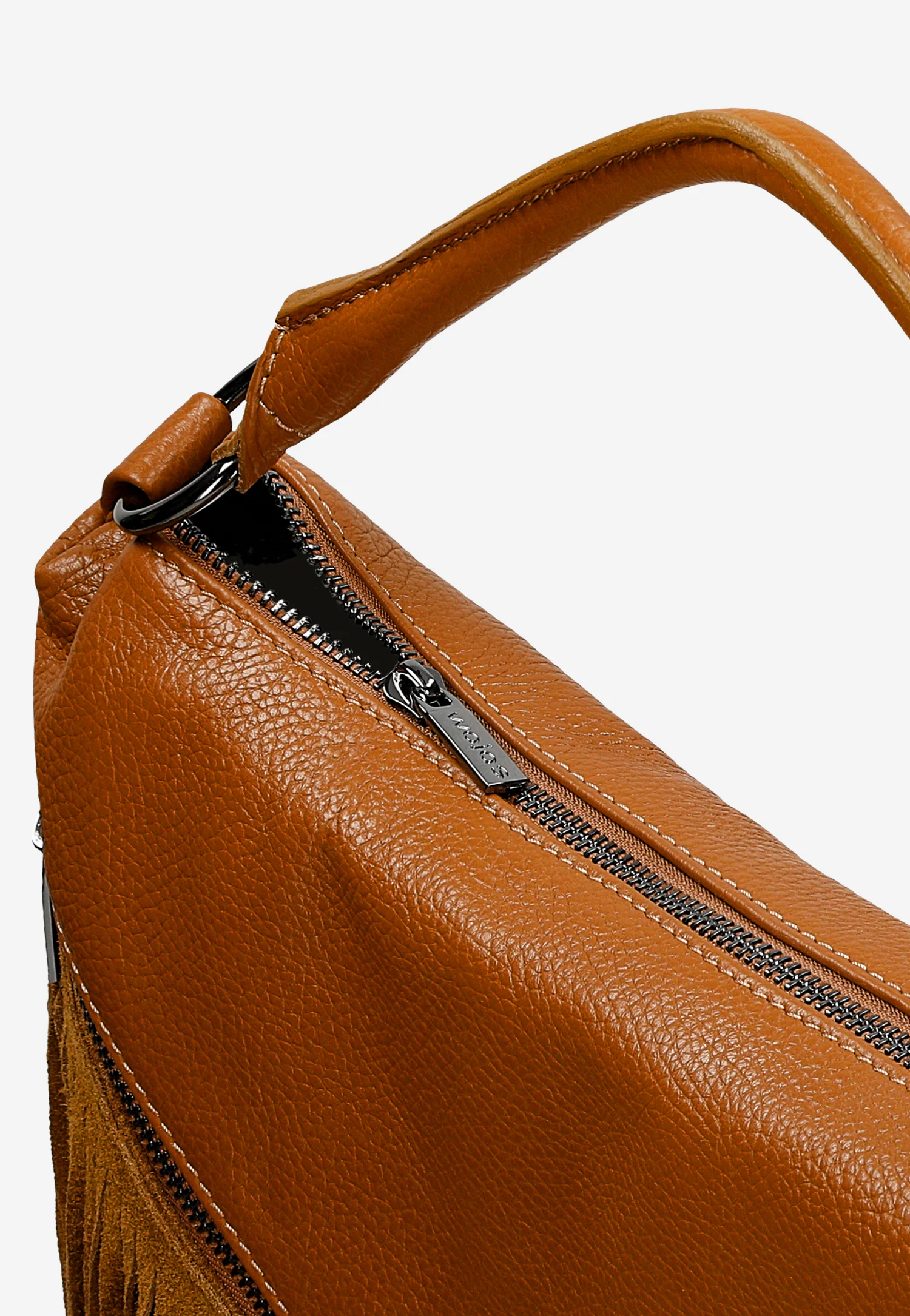 Jasnobrązowa skórzana torebka damska z frędzlami i łańcuchem