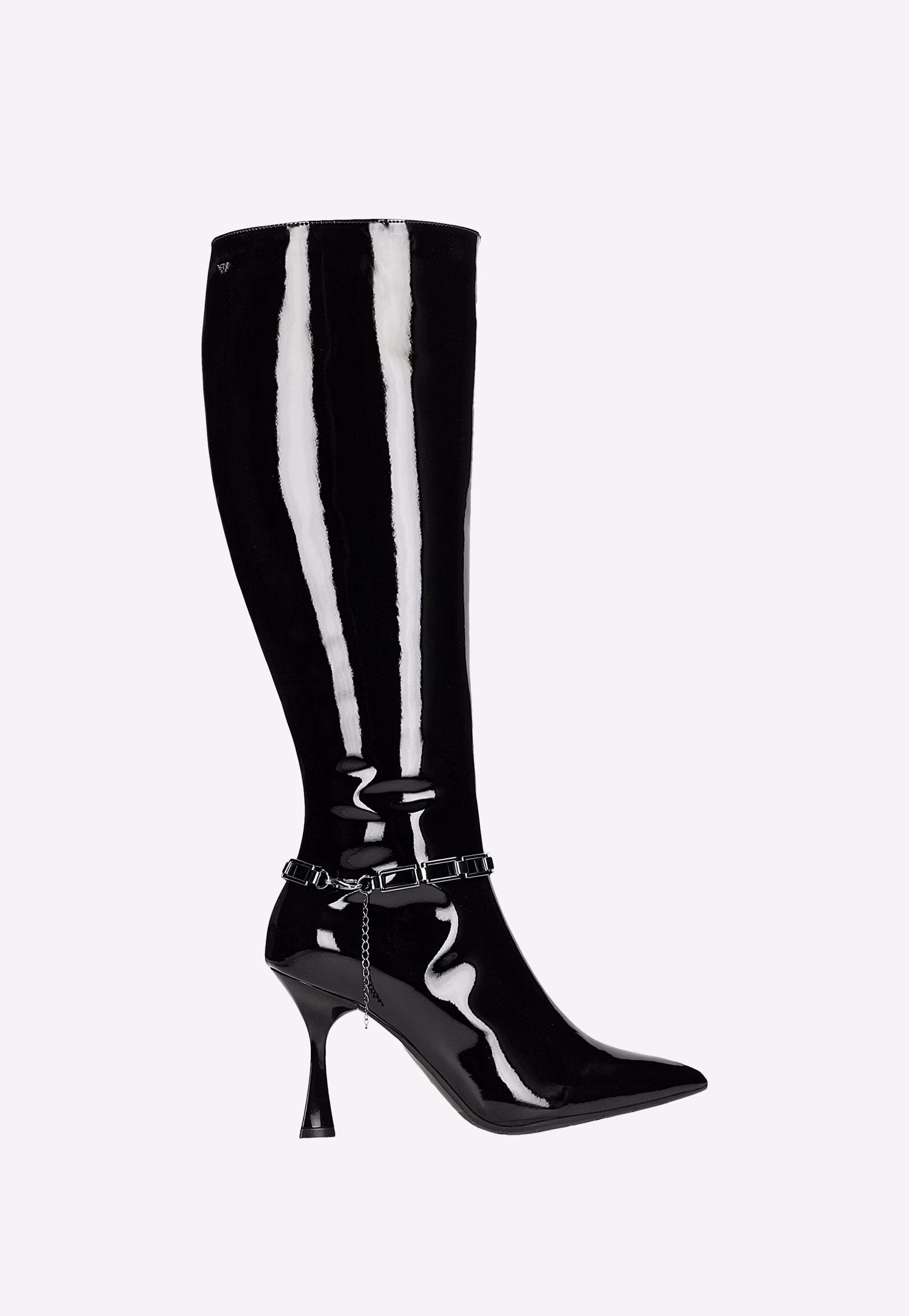 Czarne lakierowane kozaki damskie na obcasie