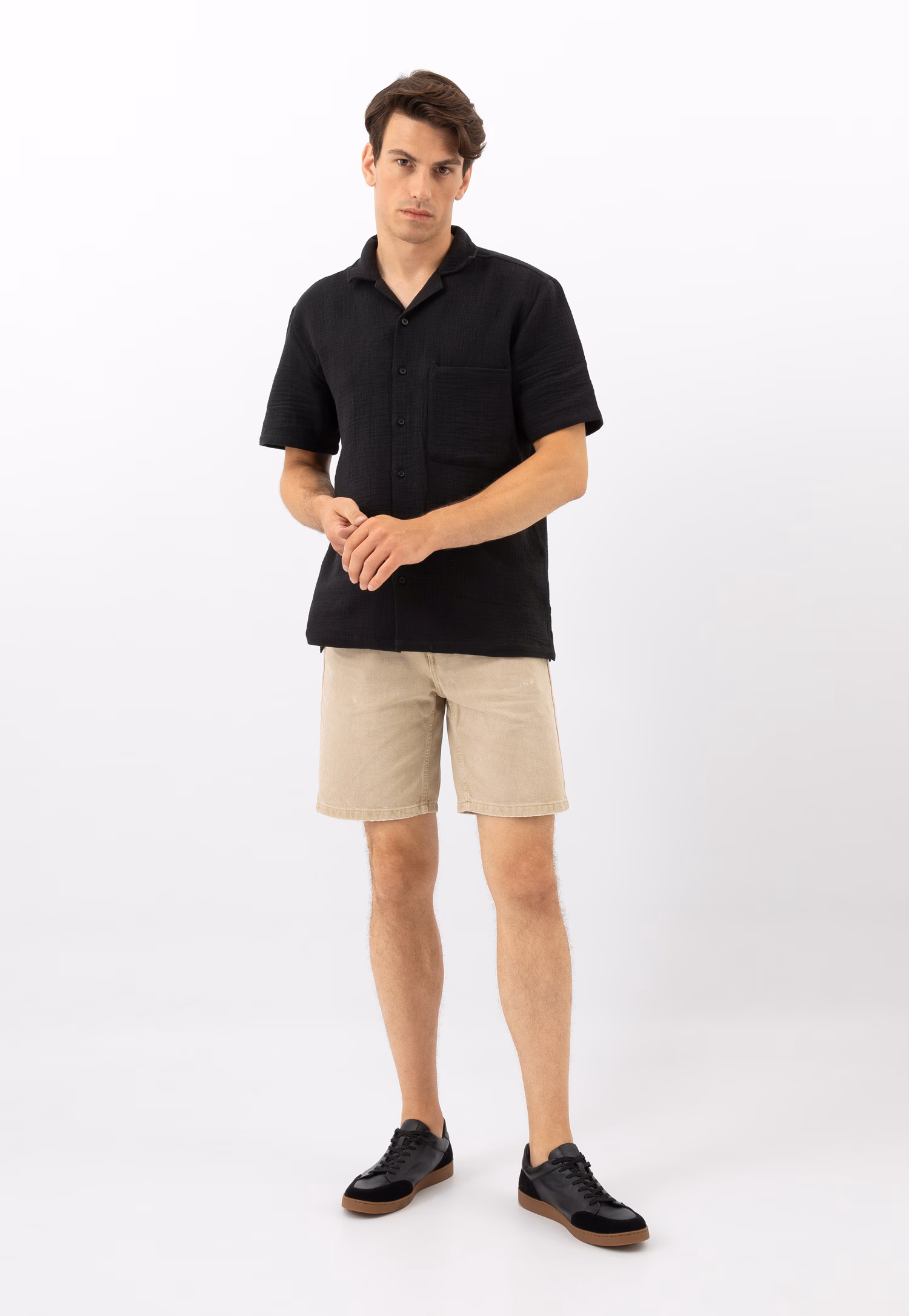 Białe trampki męskie z szarymi wstawkami