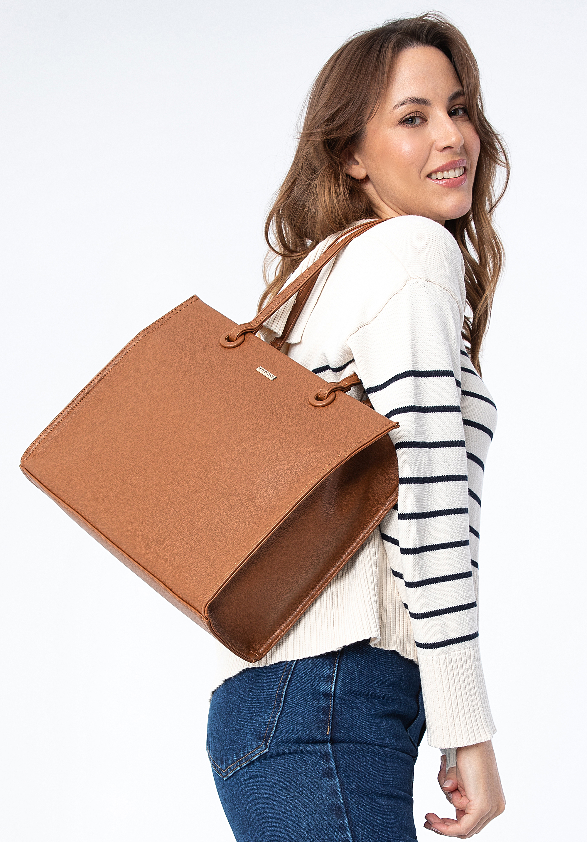 Torebka shopperka z ekoskóry z ozdobnymi kółkami prosta