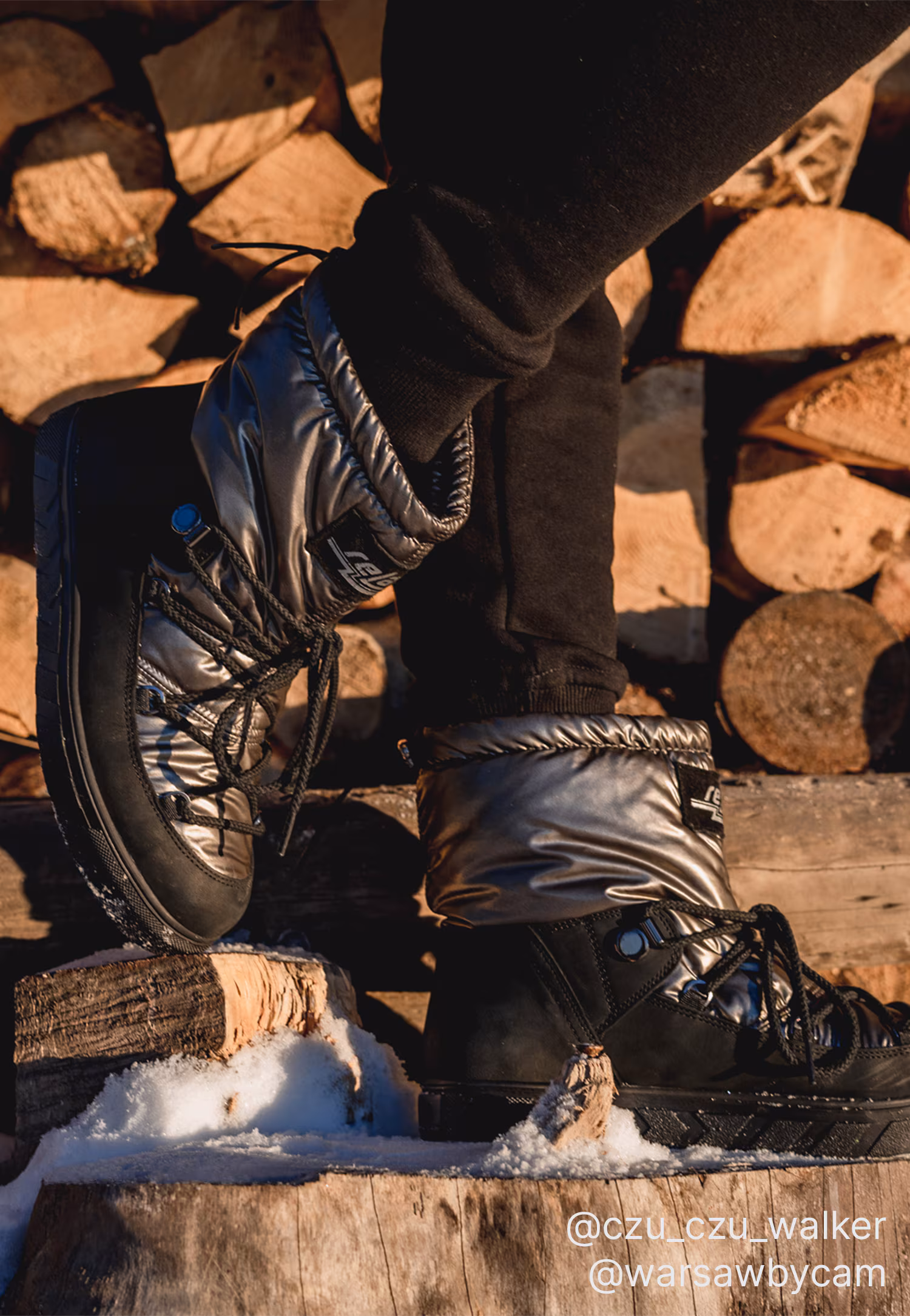 Czarne wiązane śniegowce damskie RELAKS