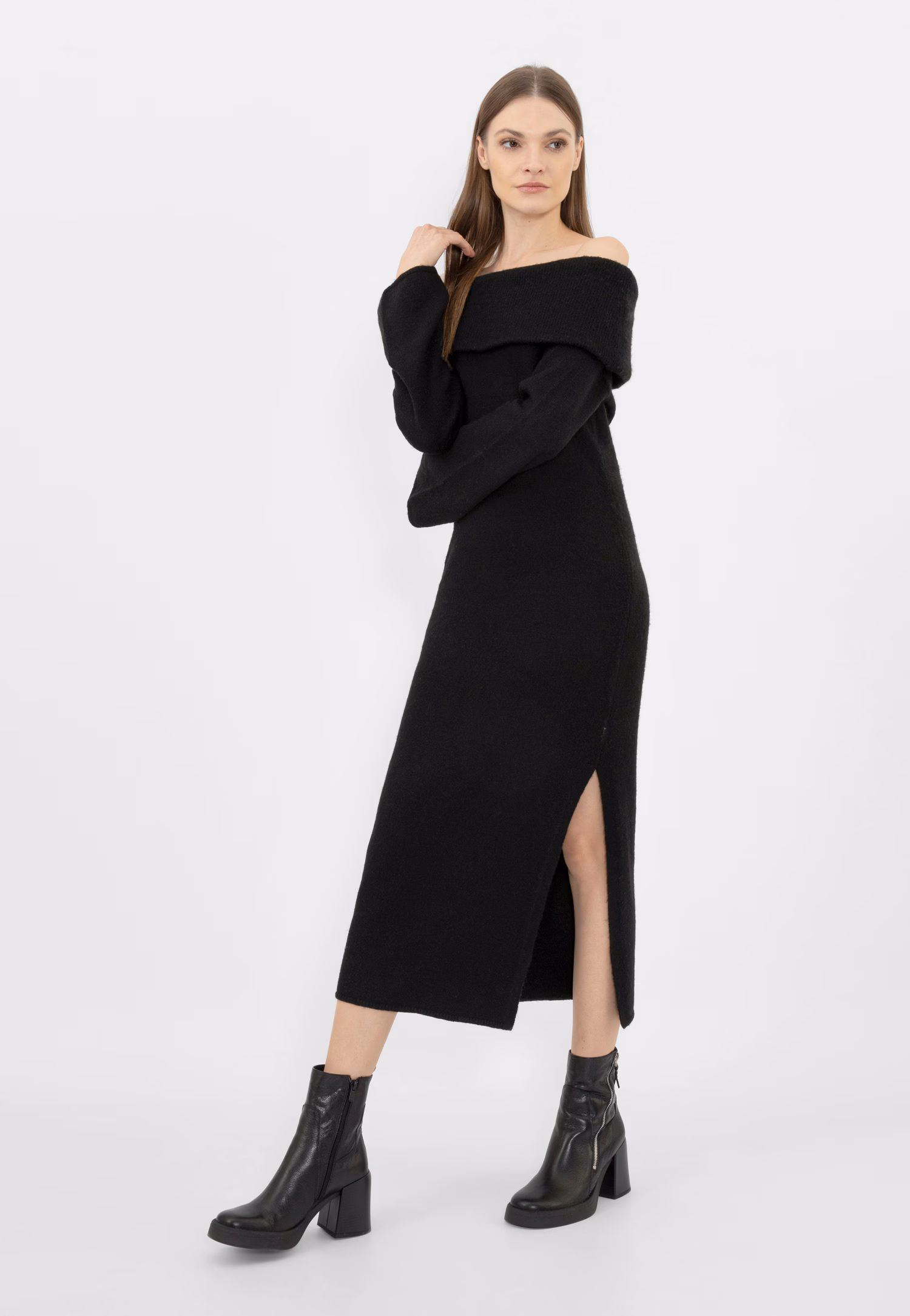 Czarne botki damskie z zamkiem na cholewce