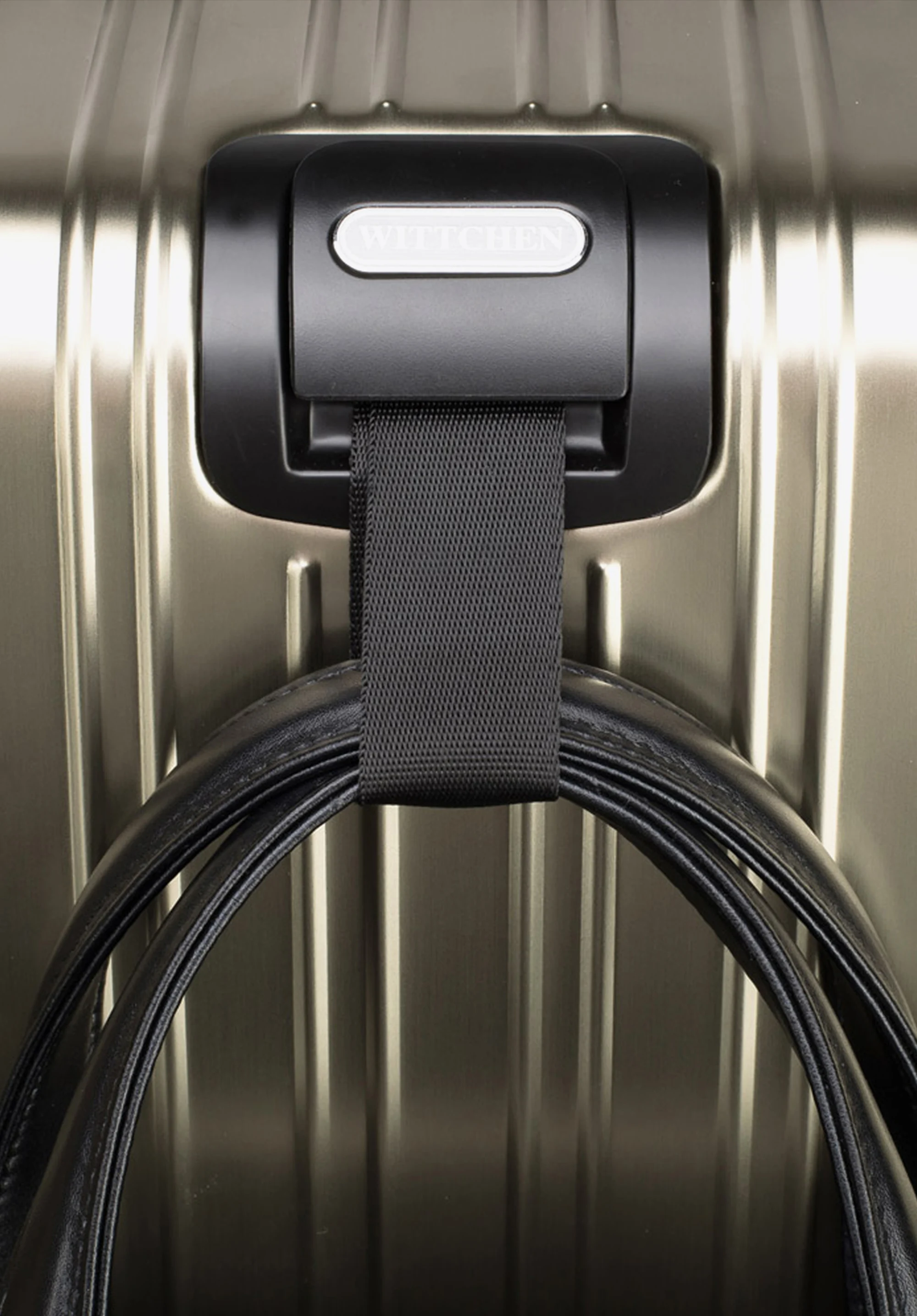 Walizka kabinowa z aluminium