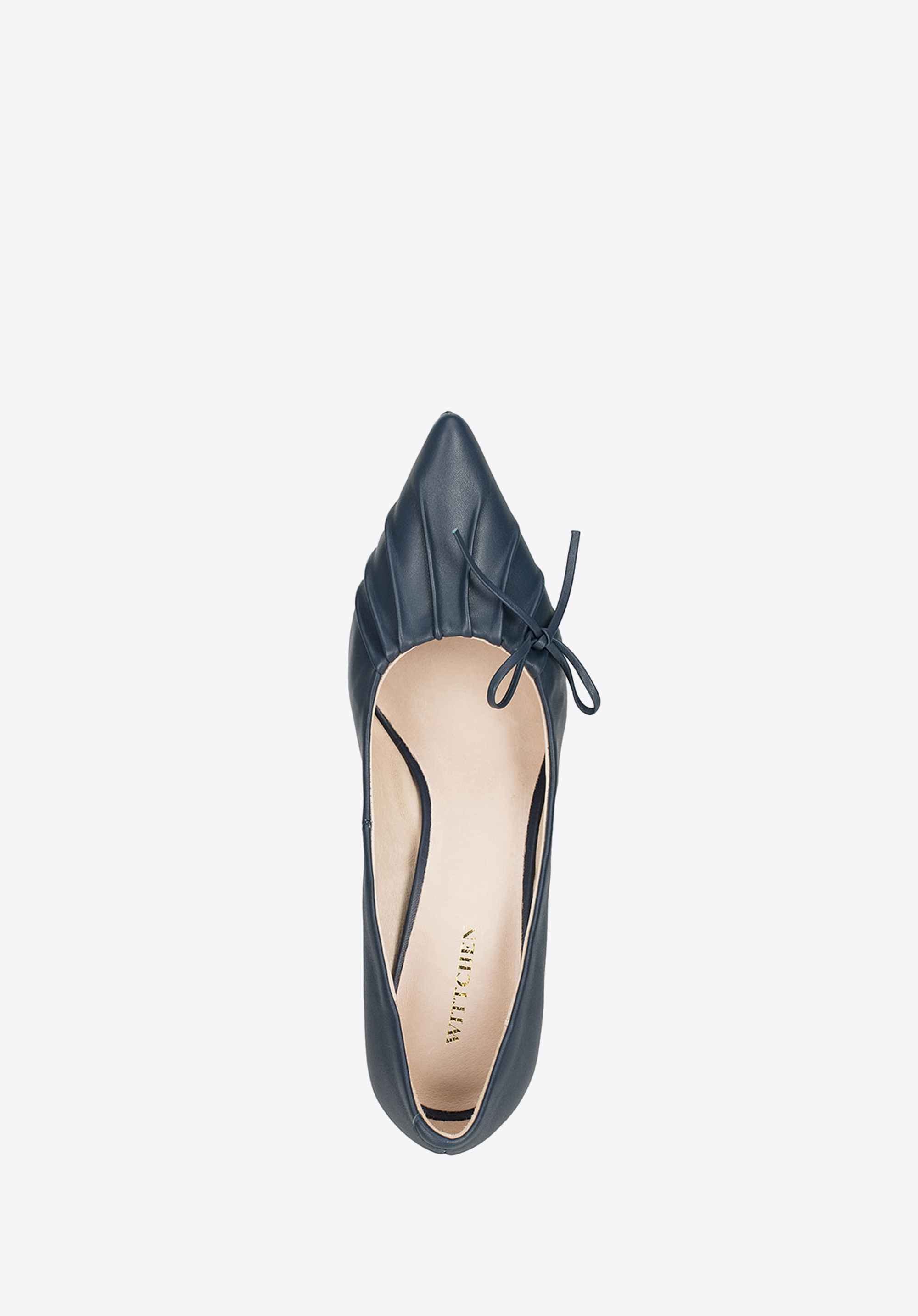 Szpilki skórzane z marszczonym przodem