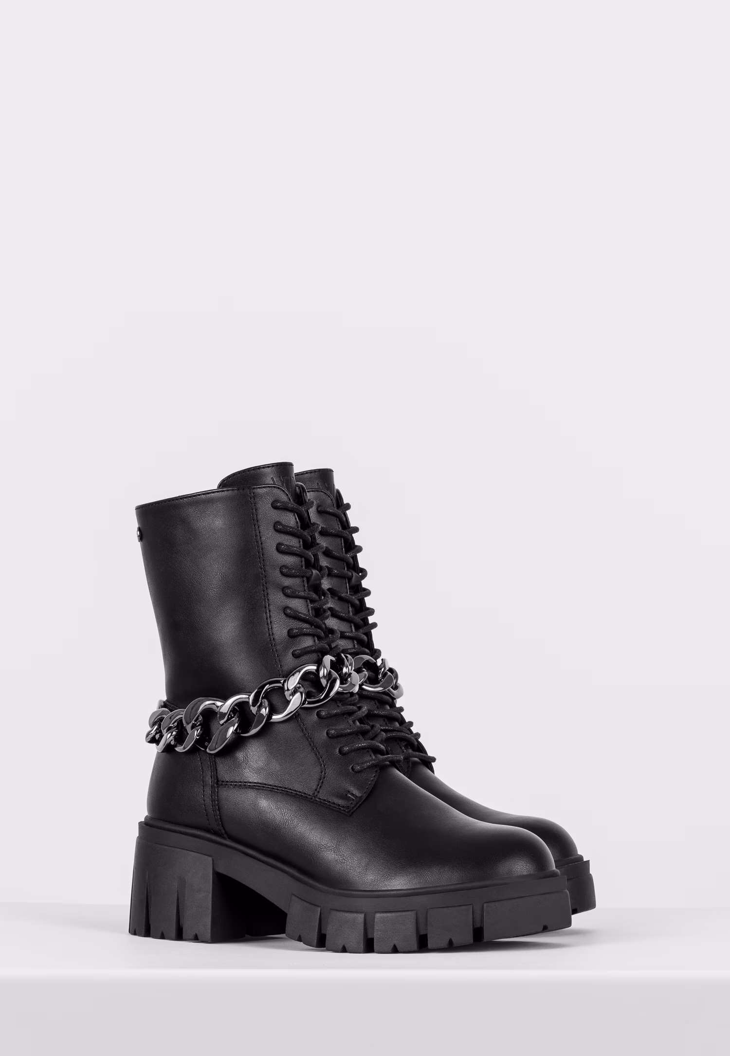 WJS czarne trzewiki damskie z ekoskóry z łańcuchem