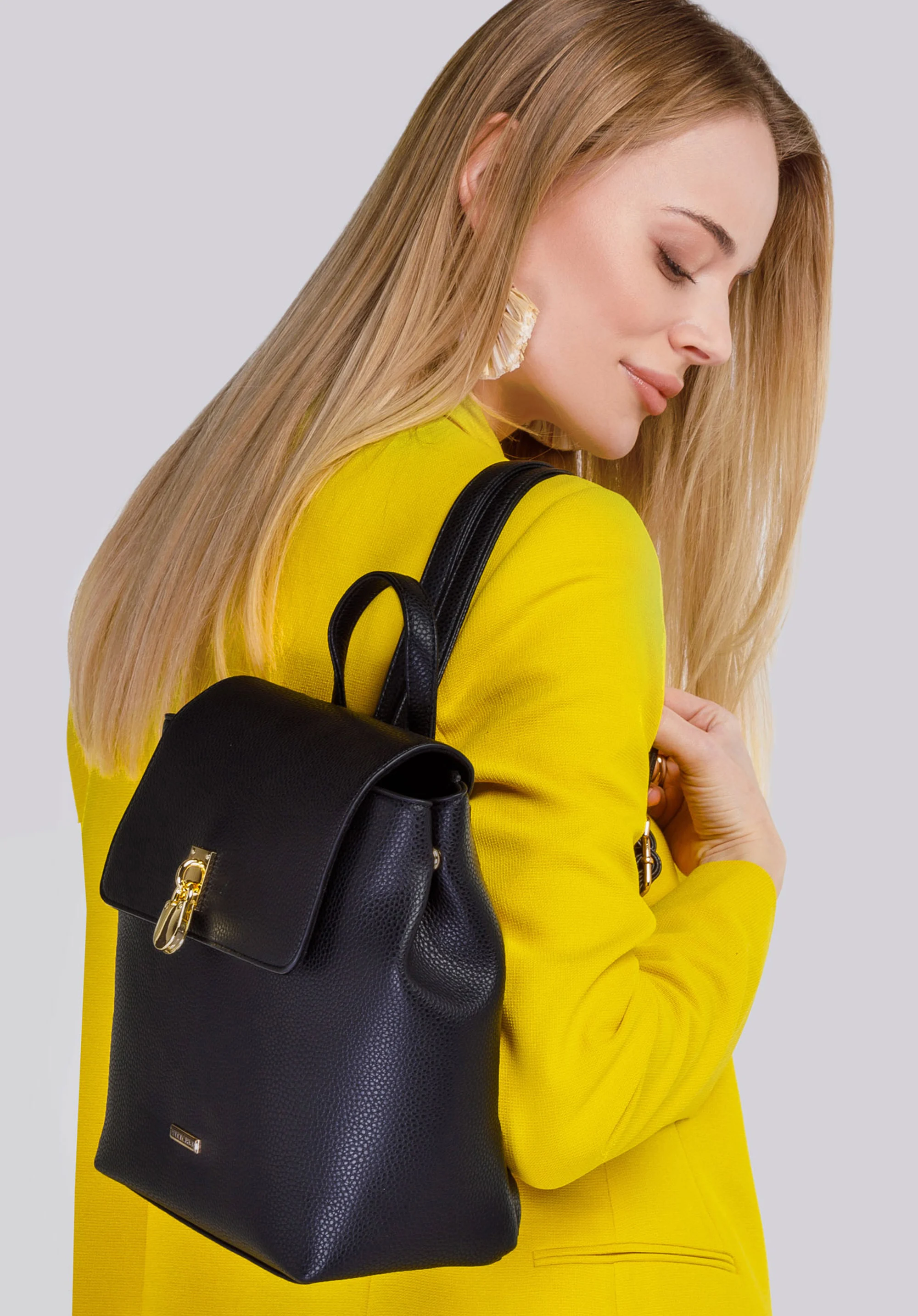 Damski plecak z kłódką