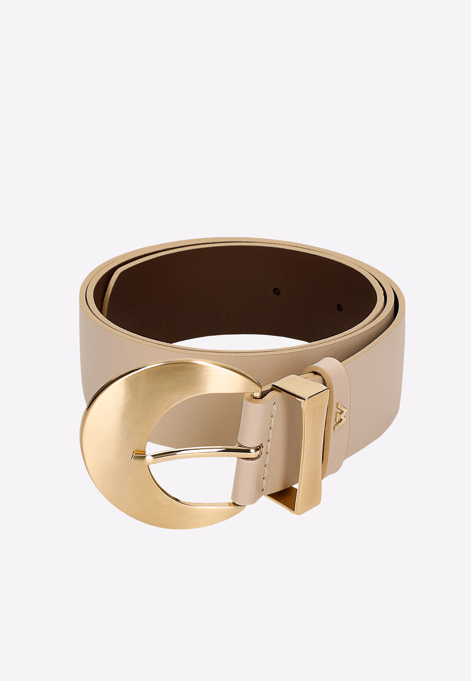 Beżowy pasek damski z dużą złotą klamrą