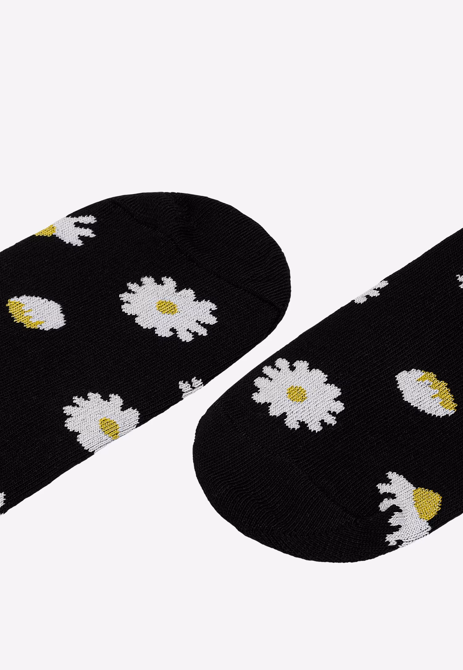 Czarne stopki z motywem w kwiaty