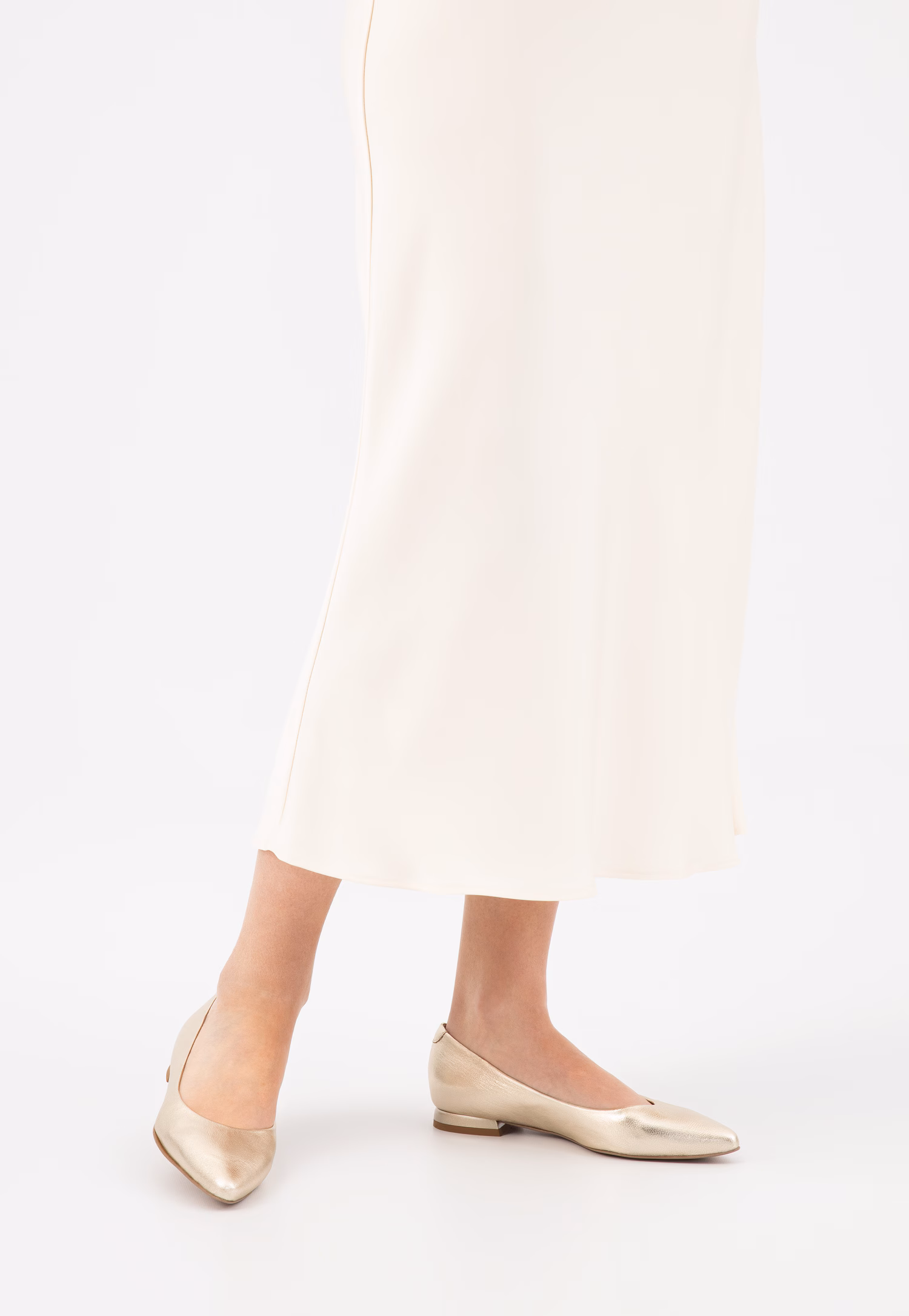 Różowe baleriny damskie na lakierowanym obcasie