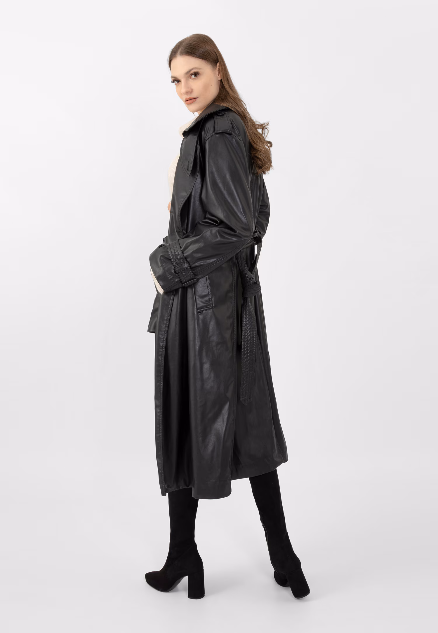 Eleganckie czarne kozaki damskie na obcasie