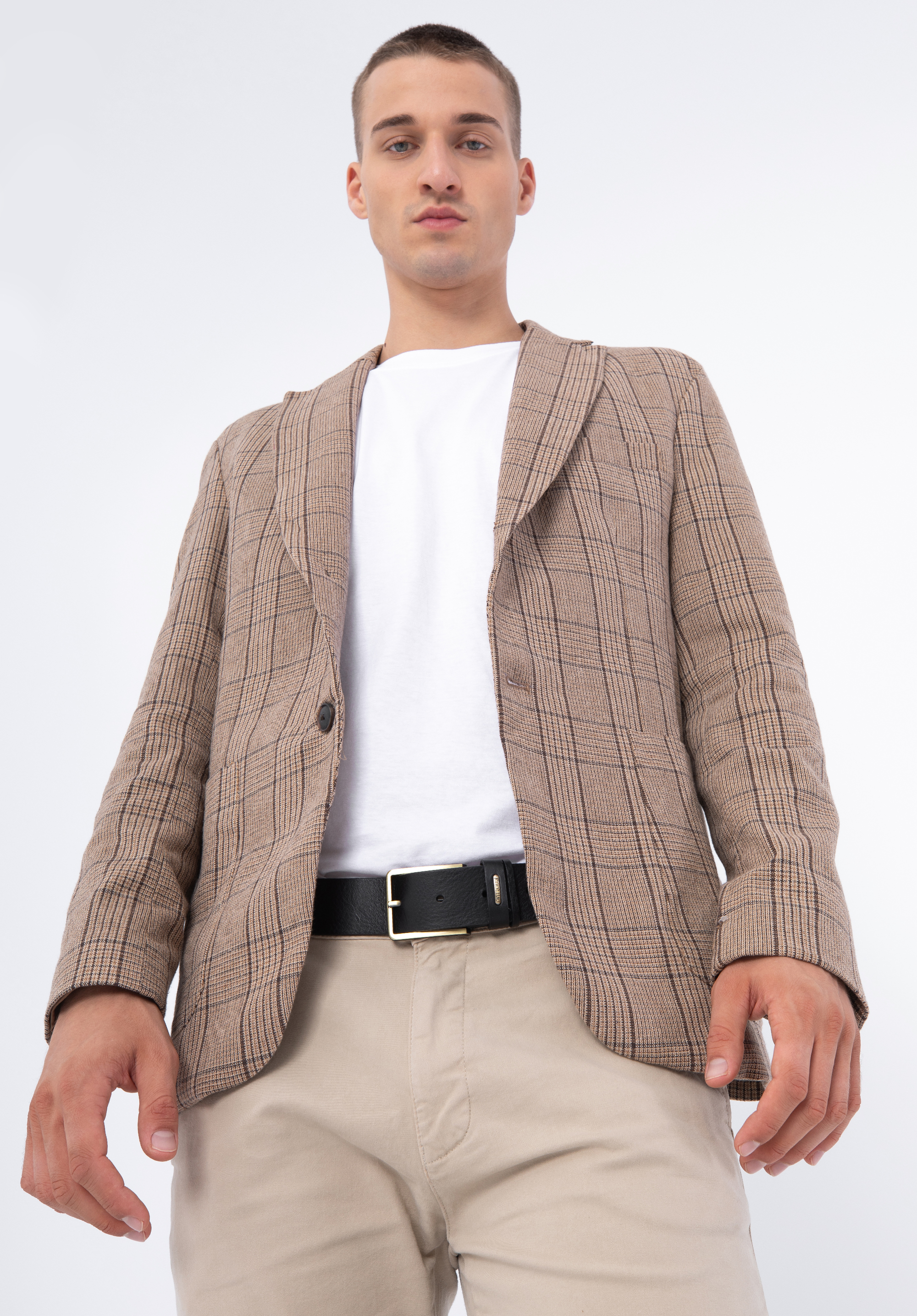 Męski pasek skórzany z tłoczoną klamrą i podwójną szlufką