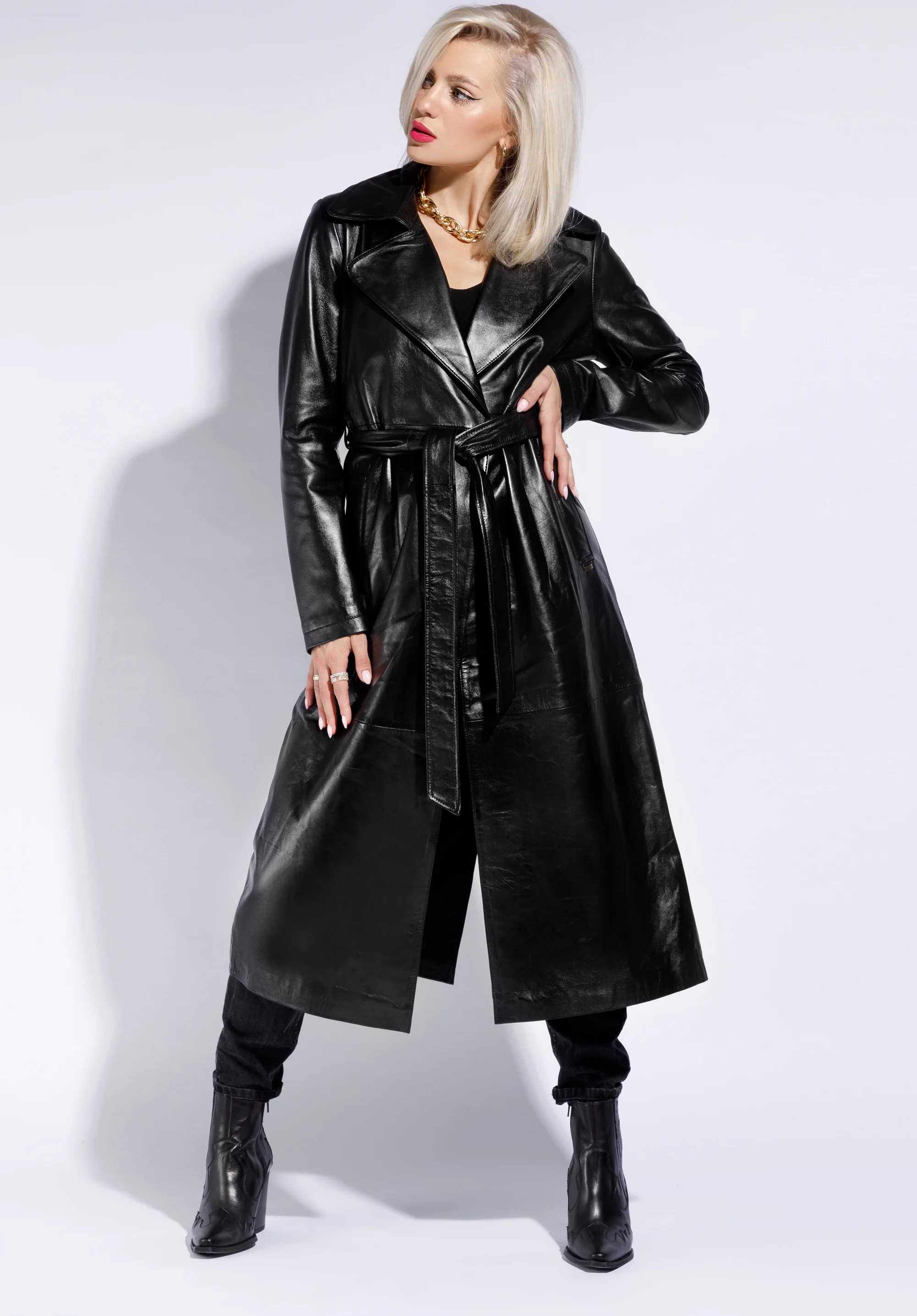 Damski płaszcz skórzany z paskiem
