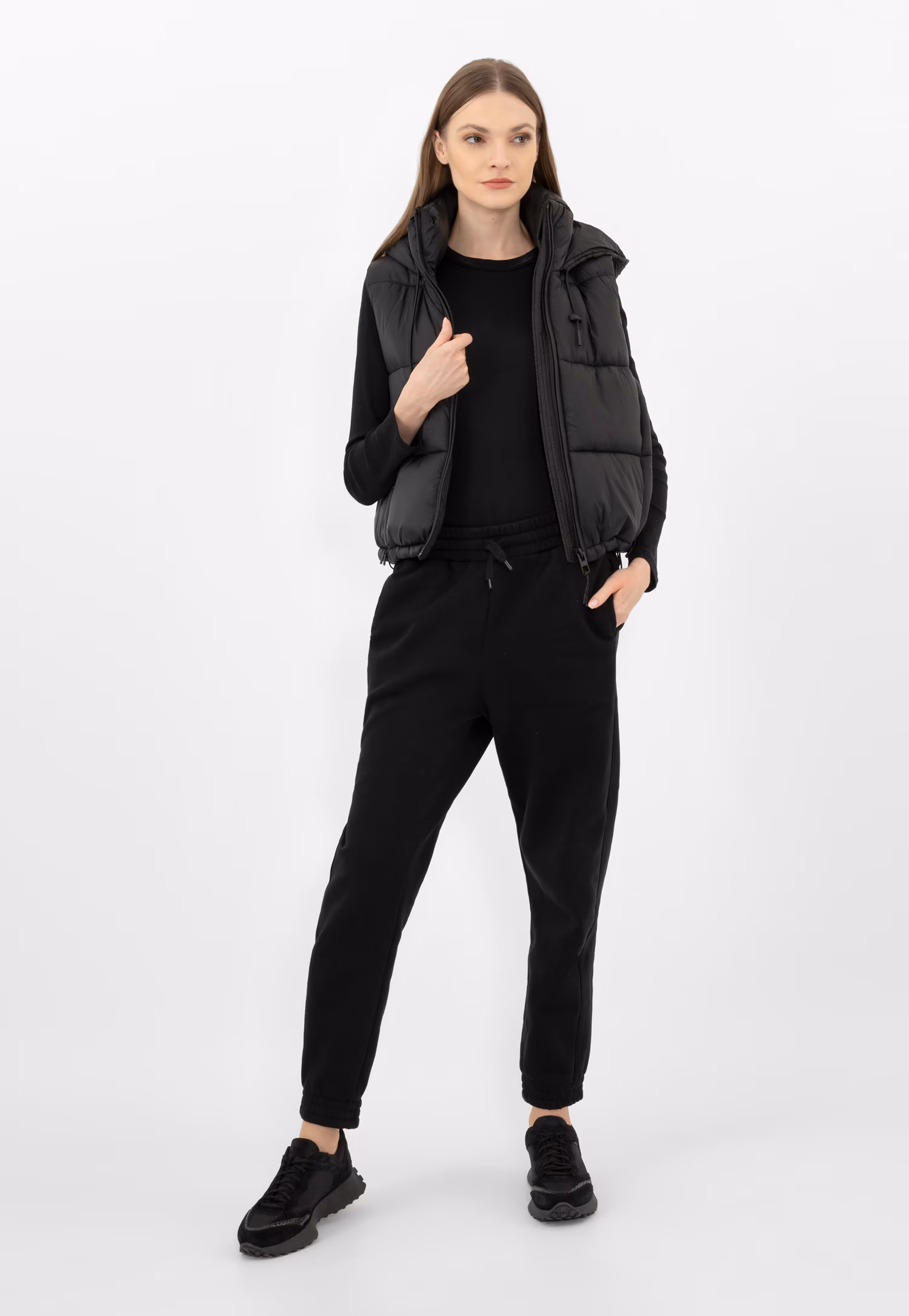 Czarne sneakersy damskie z łączonych materiałów