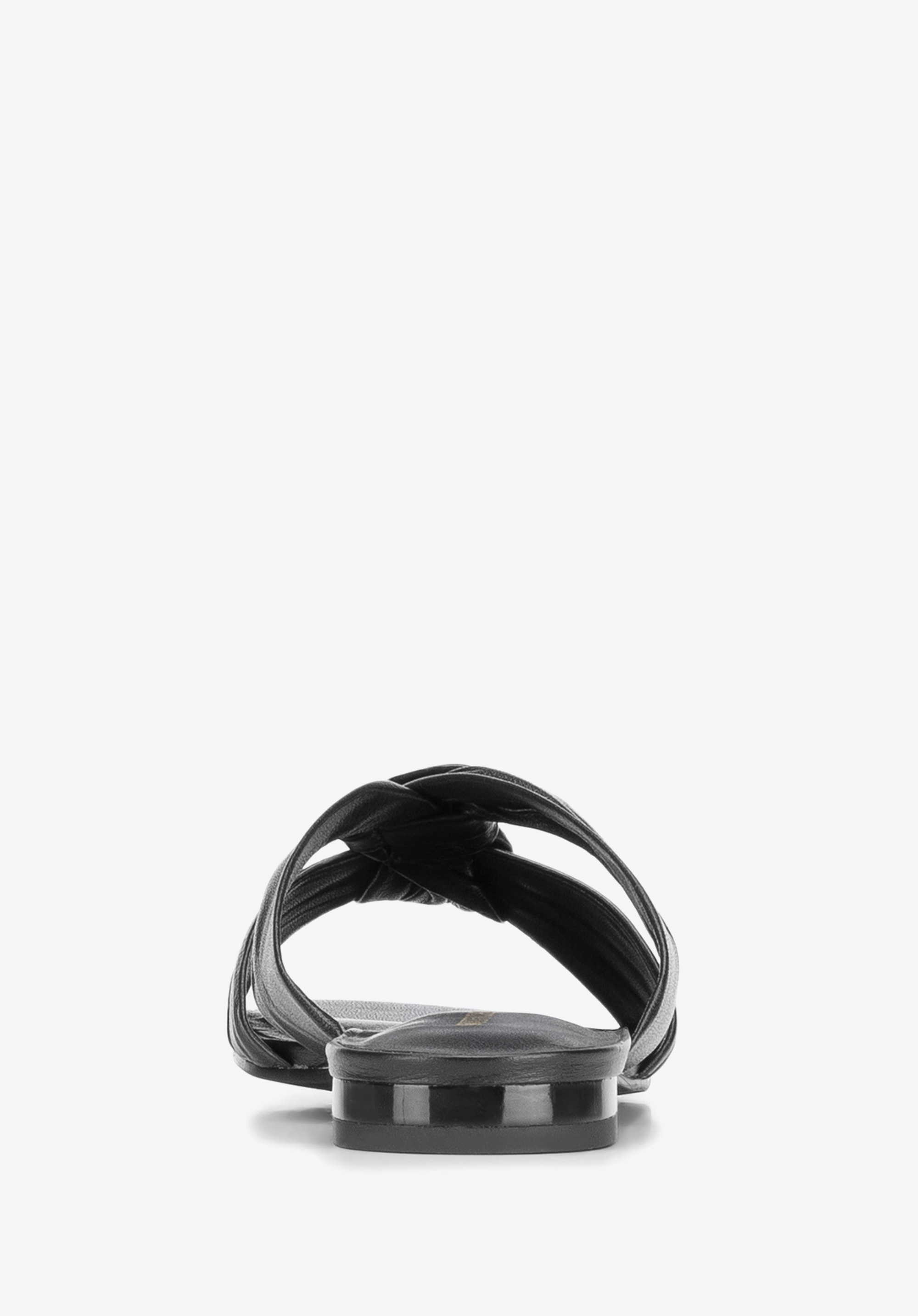 Damskie klapki z marszczonej skóry