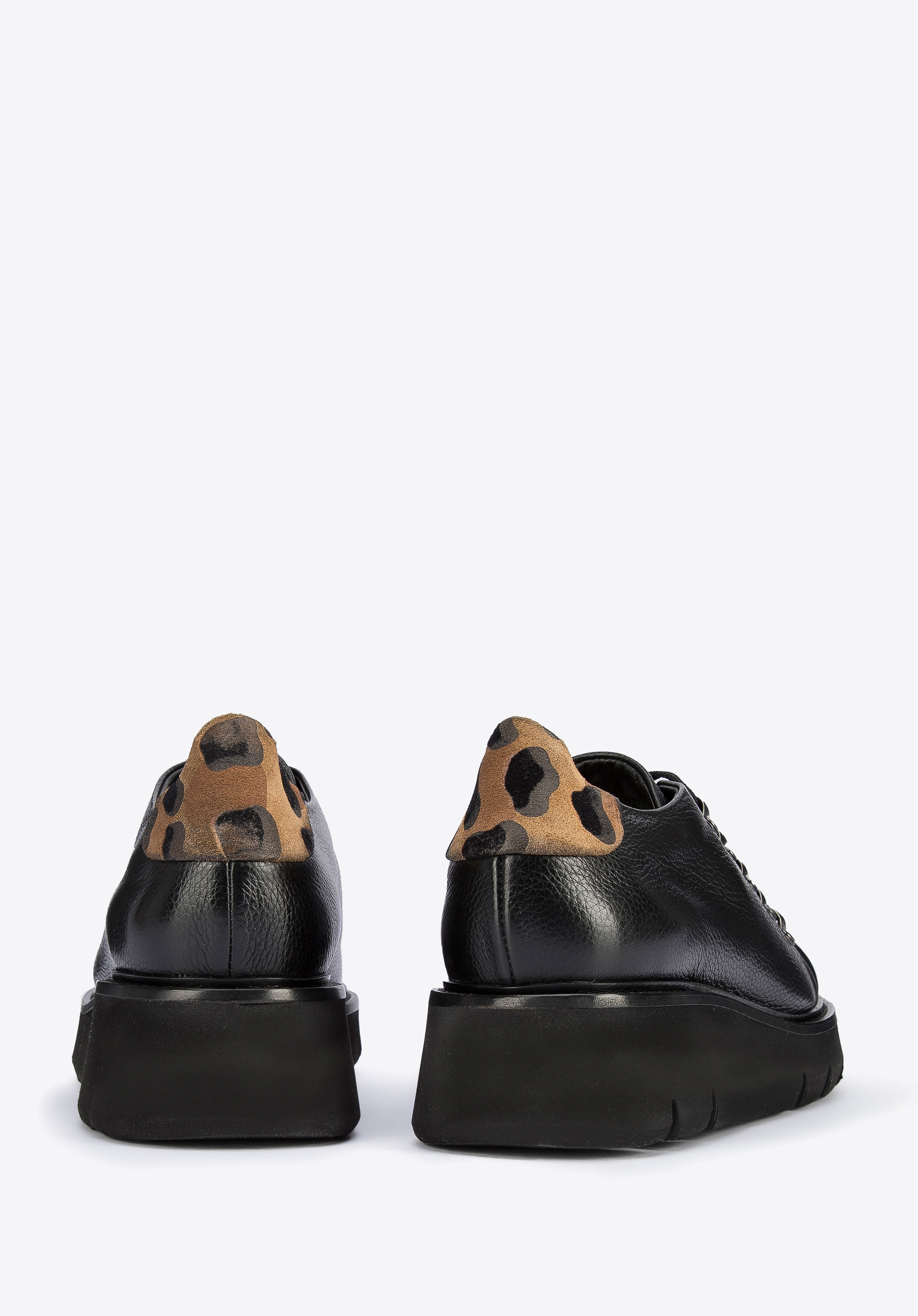 Damskie półbuty skórzane ze wstawką w panterkę