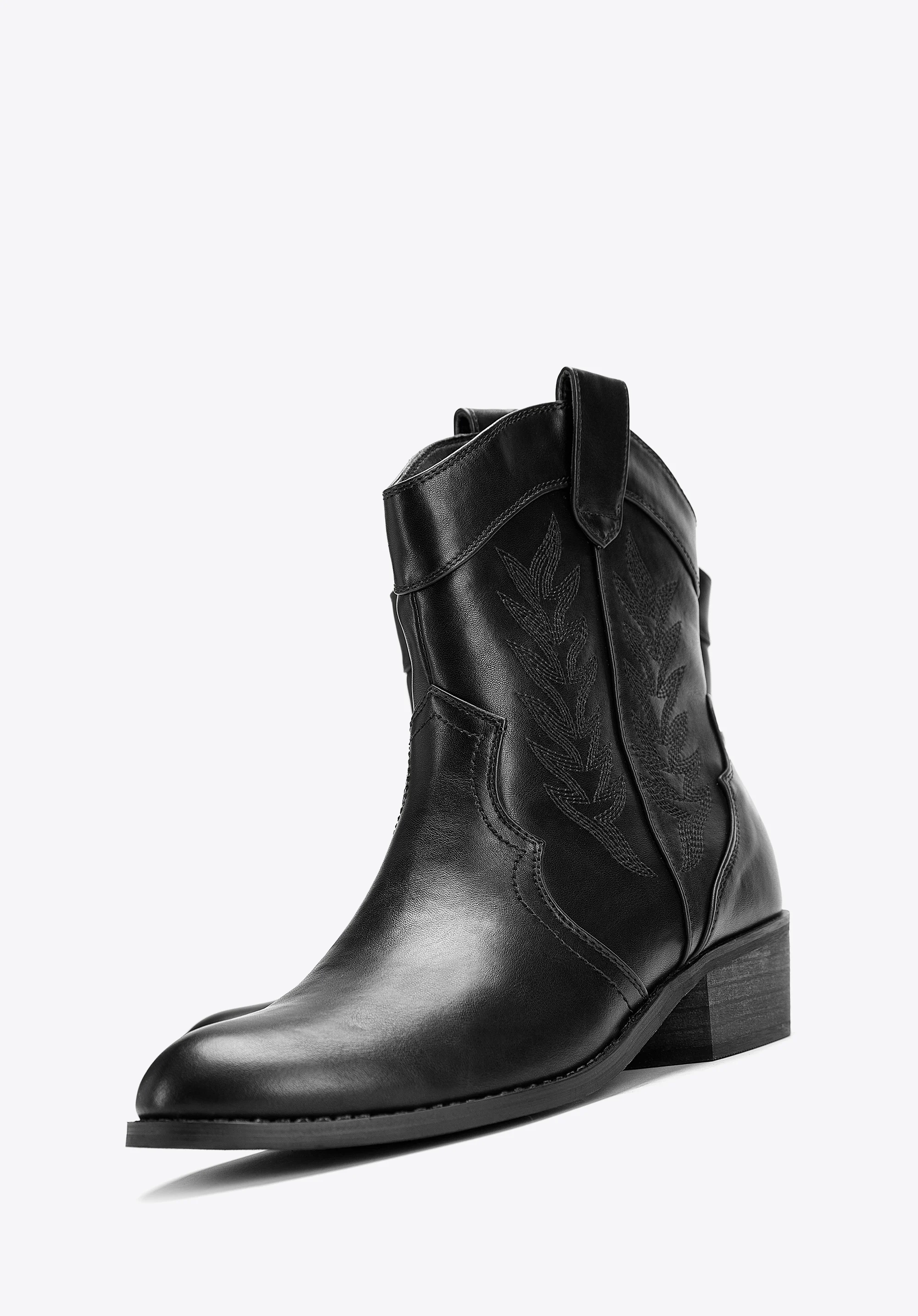 Damskie kowbojki z haftem krótkie