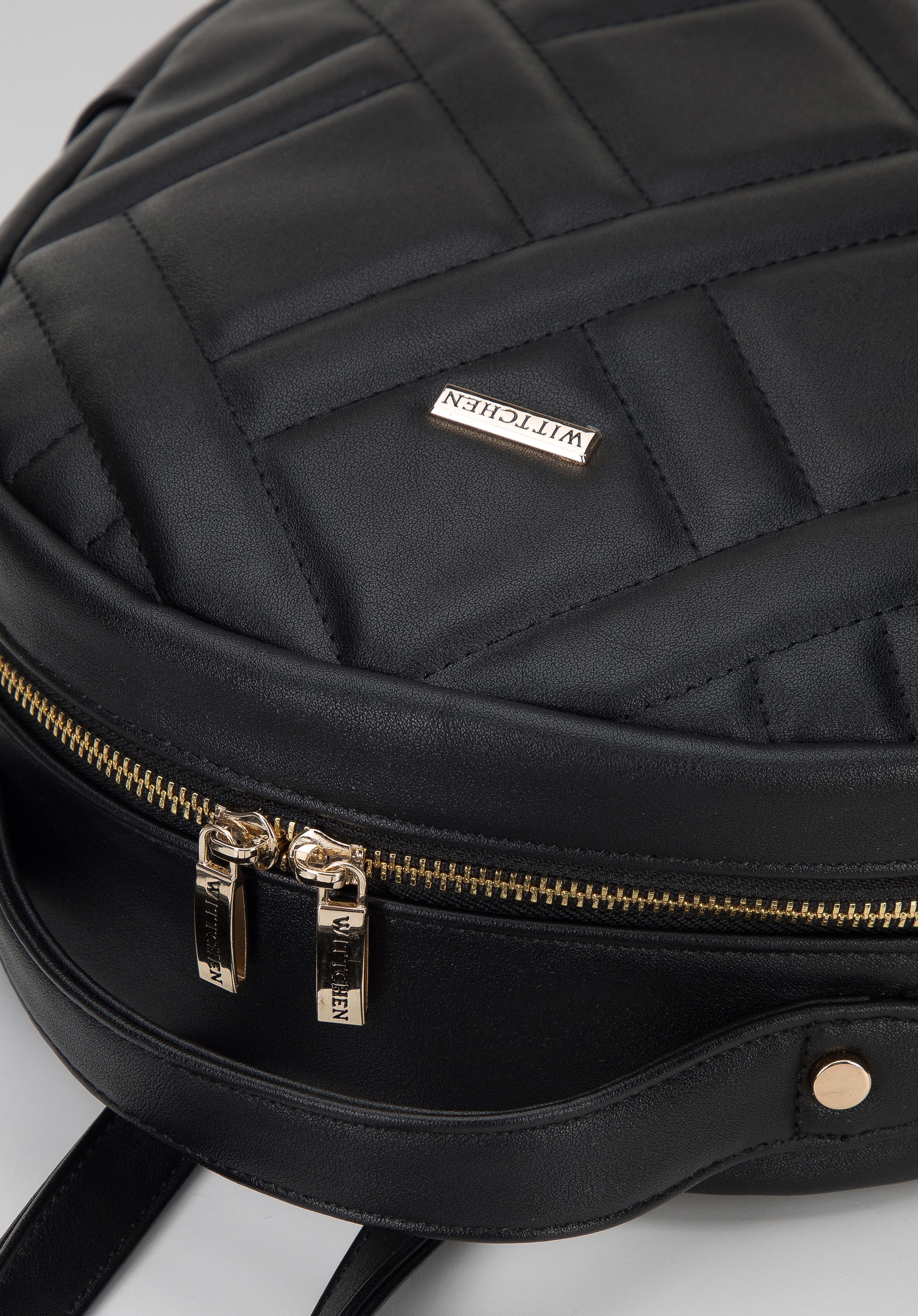 Damski plecak z ekoskóry z geometrycznym pikowaniem