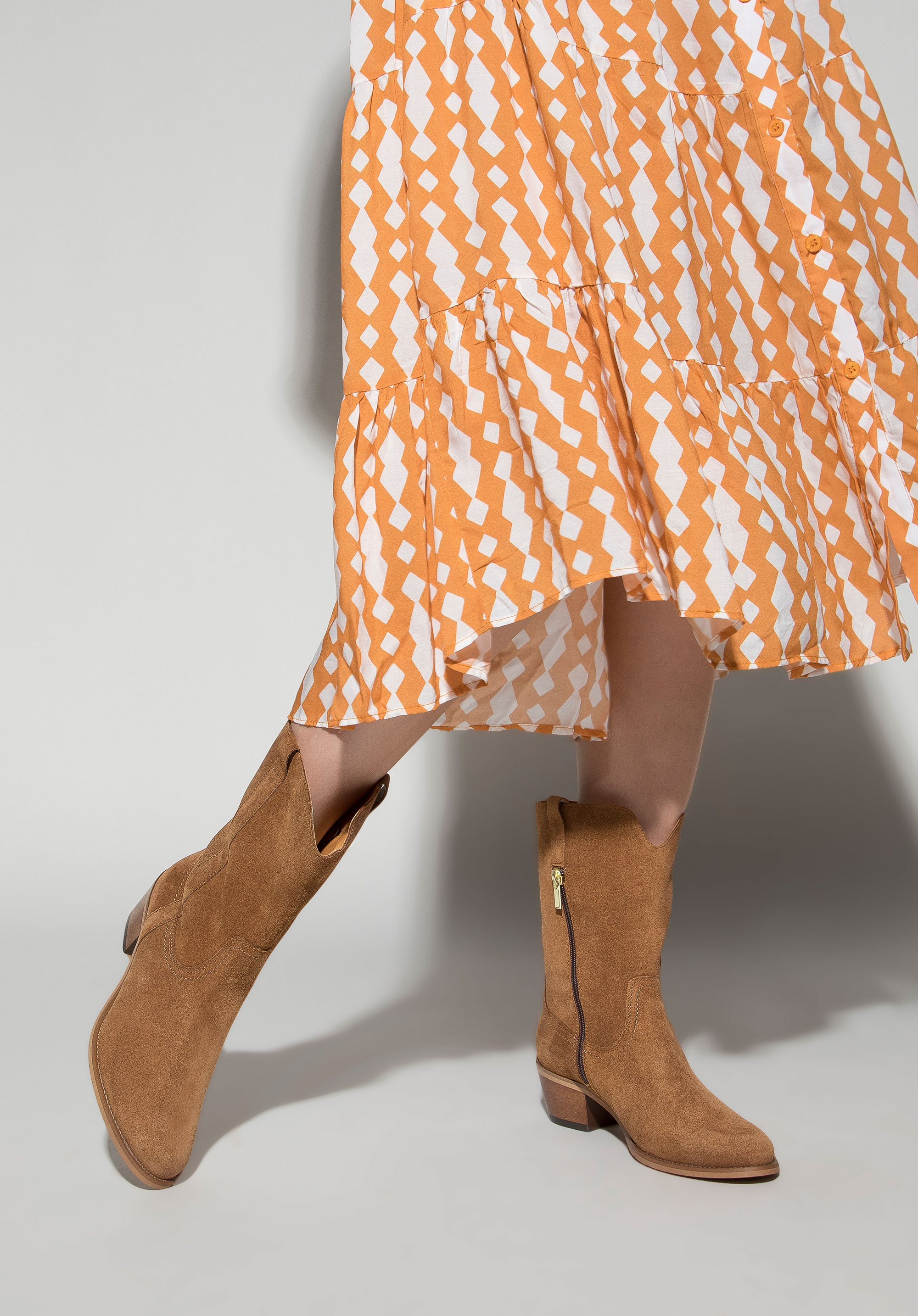 Kowbojki zamszowe na słupku proste