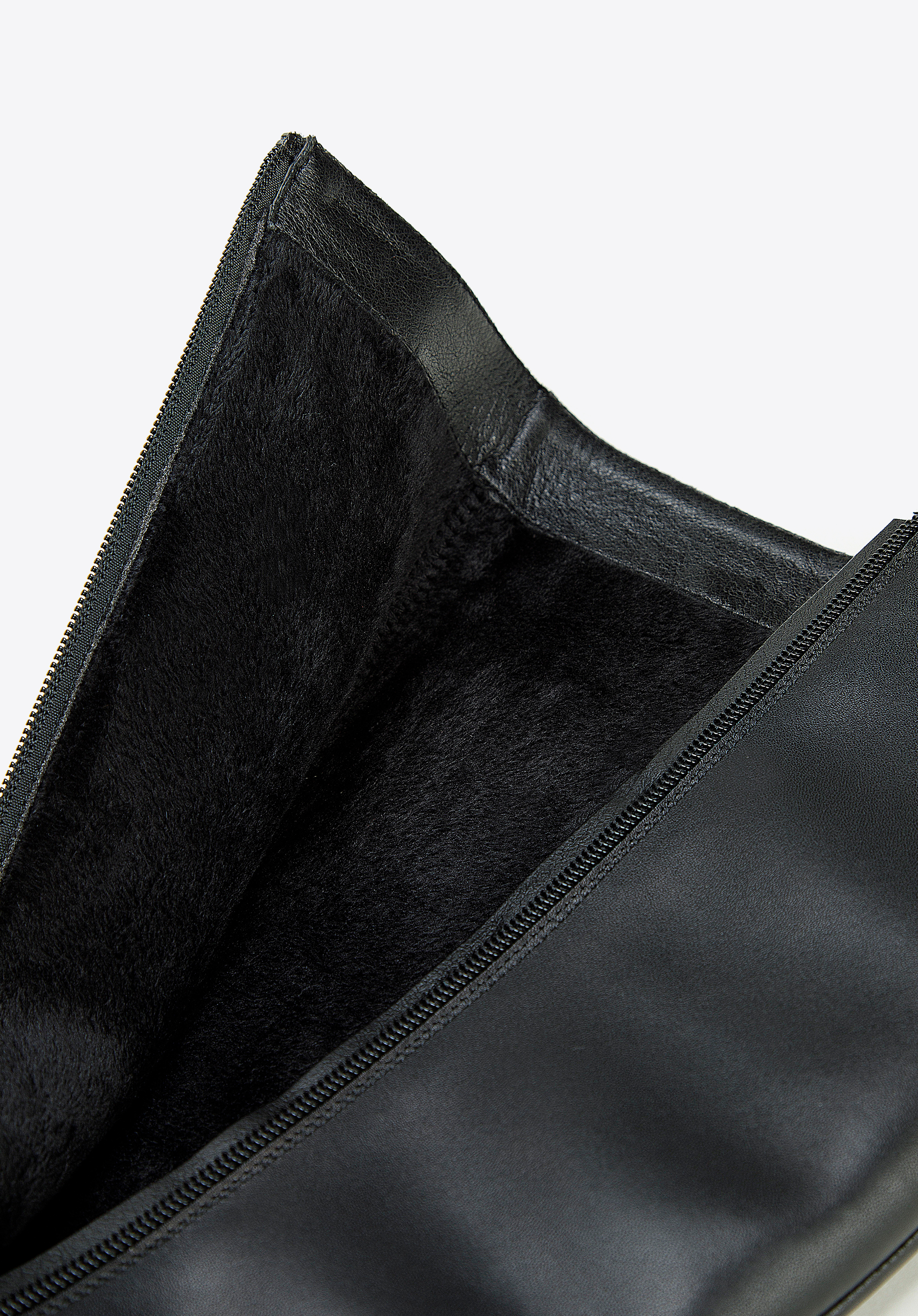 Damskie kozaki skórzane na grubej podeszwie z suwakiem