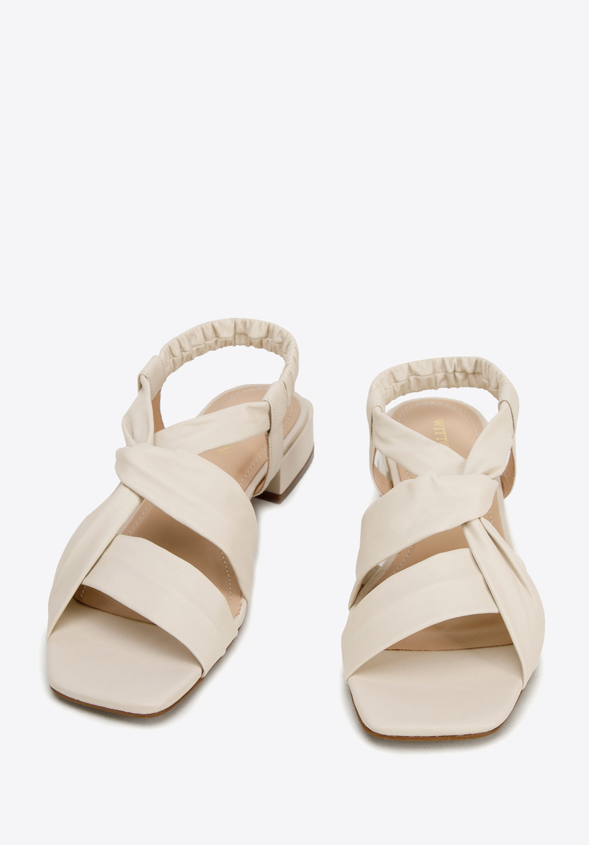 Damskie sandały skórzane z supełkiem na niskim obcasie