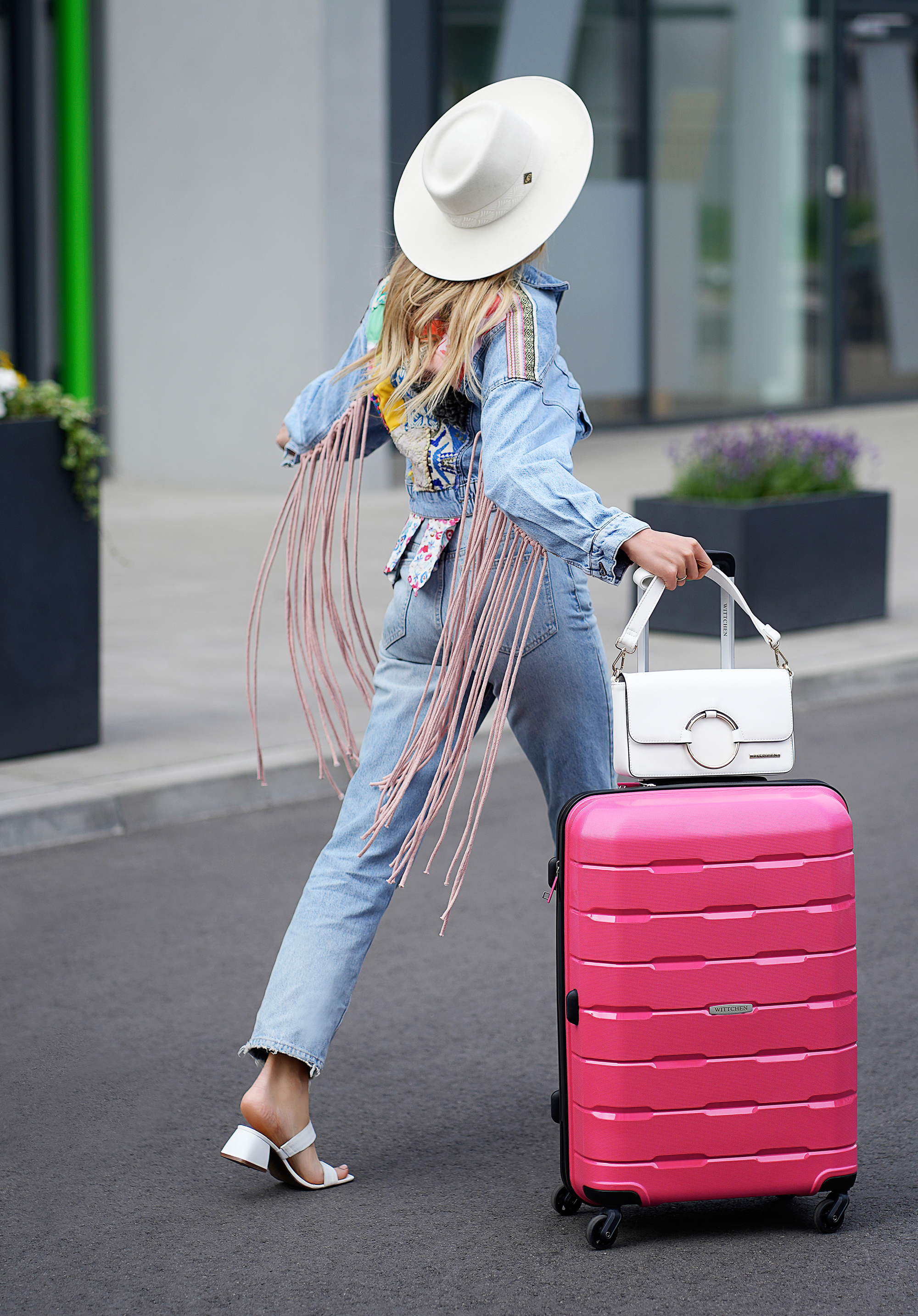 Walizka kabinowa z polipropylenu żłobiona