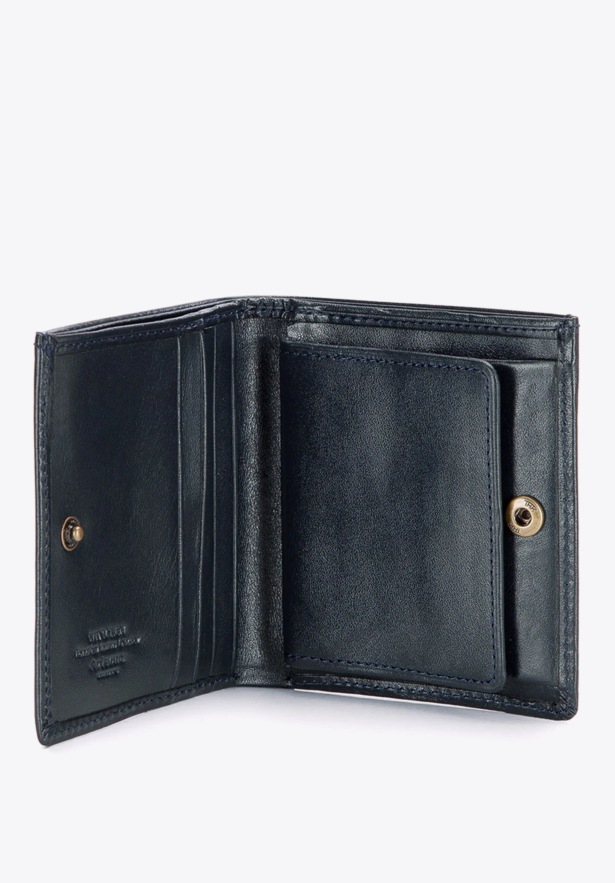 Damski portfel skórzany z herbem na zatrzask