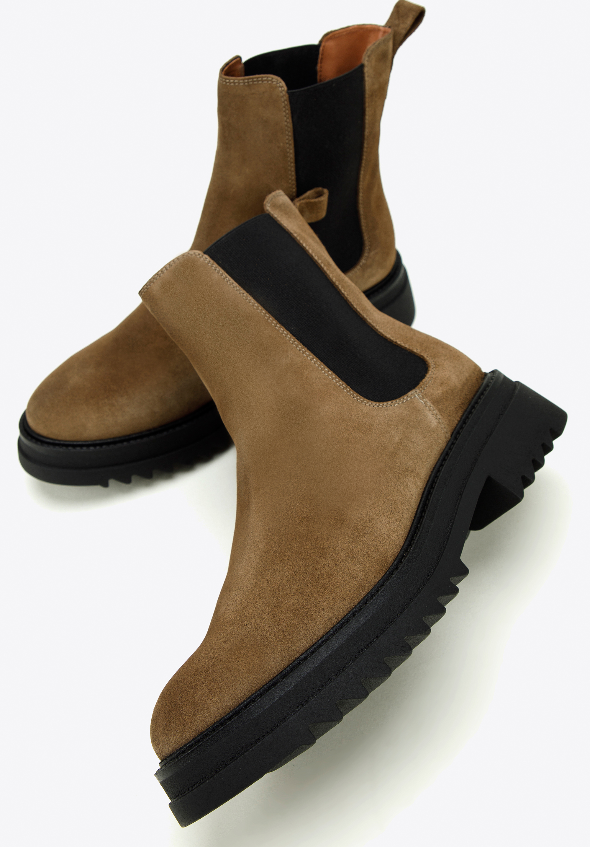 Damskie sztyblety zamszowe na grubej podeszwie