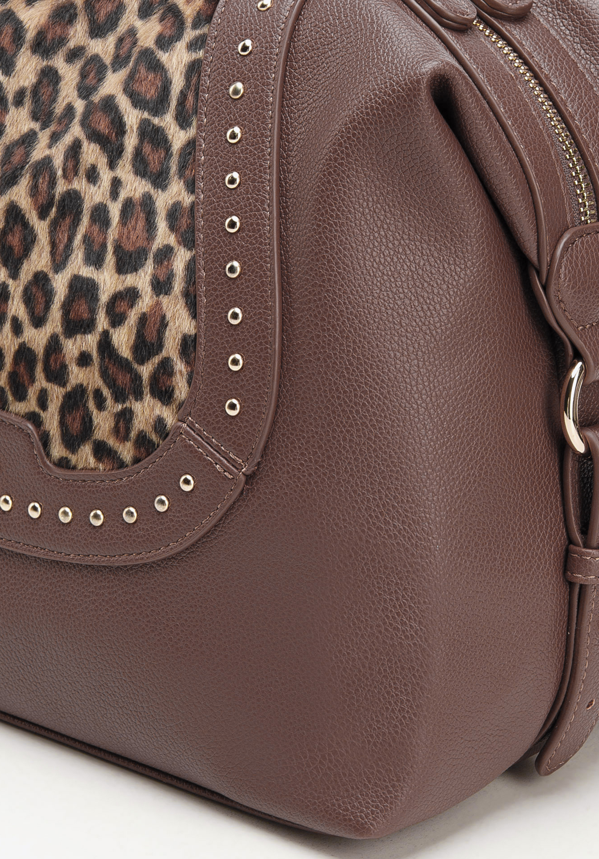 Kuferek ze wstawką w motyw zwierzęcy