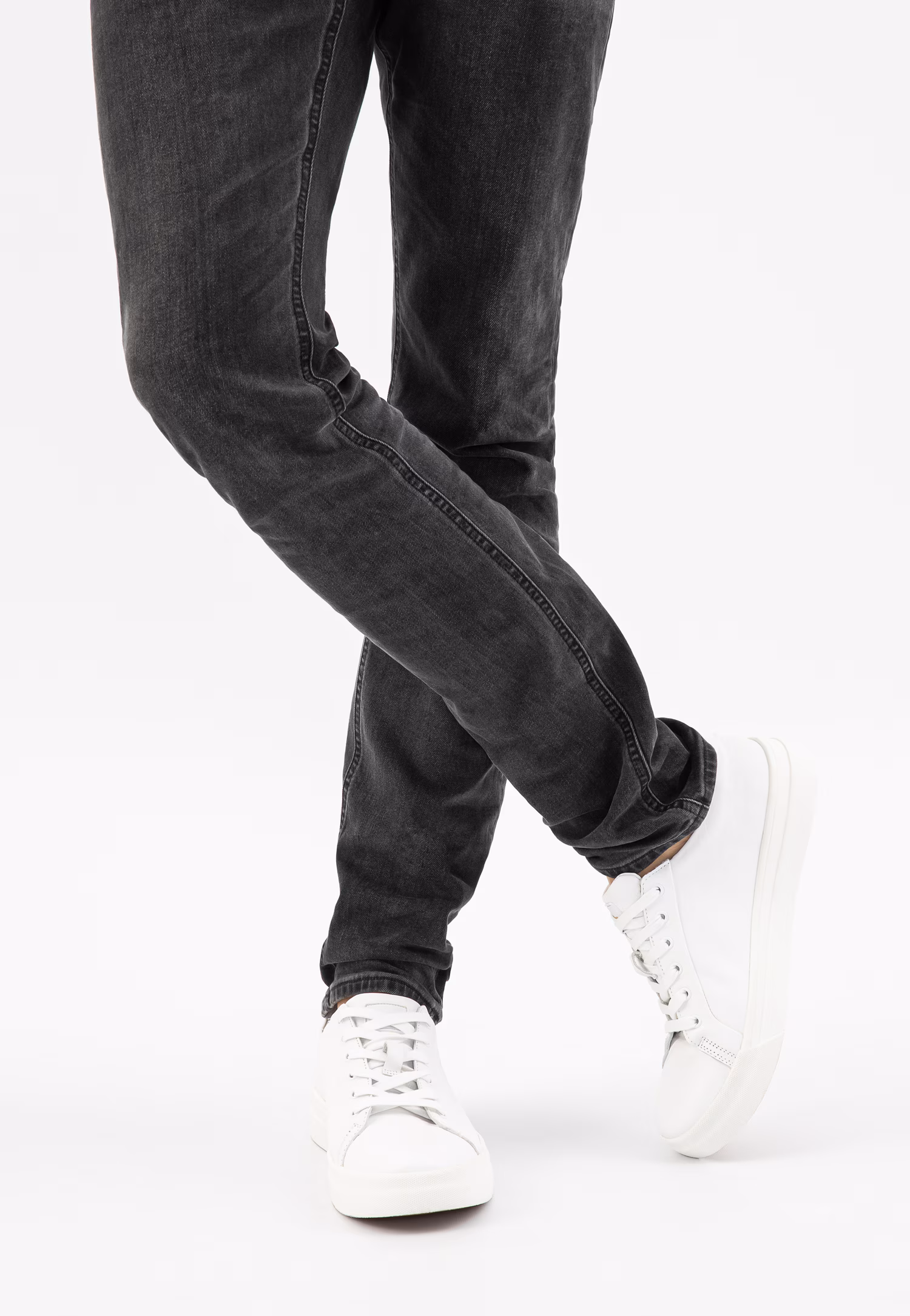 Czarne skórzane trampki męskie ze wstawkami z dwoiny